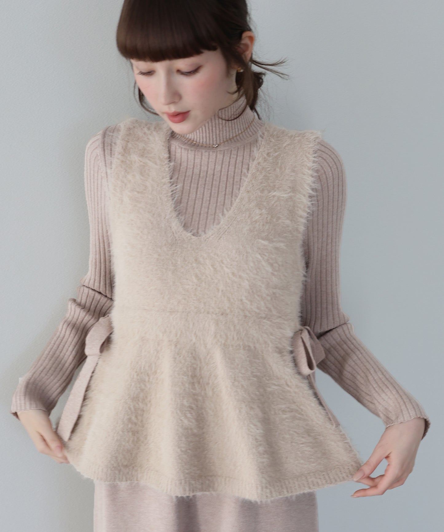 サイドリボンペプラムシャギーベスト＆ニットワンピース セット