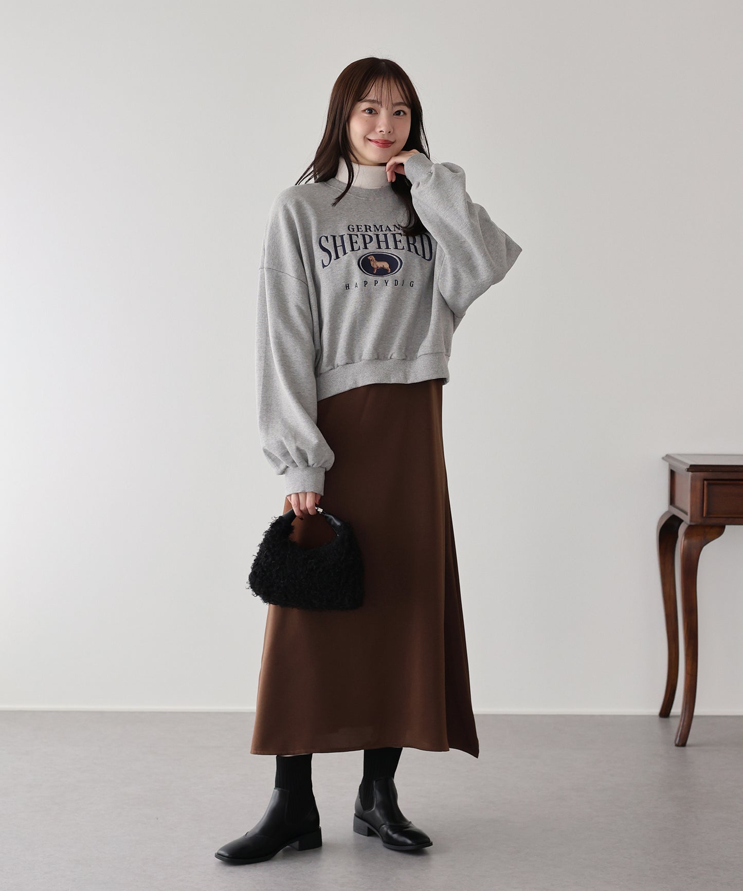 サテンレースキャミワンピース