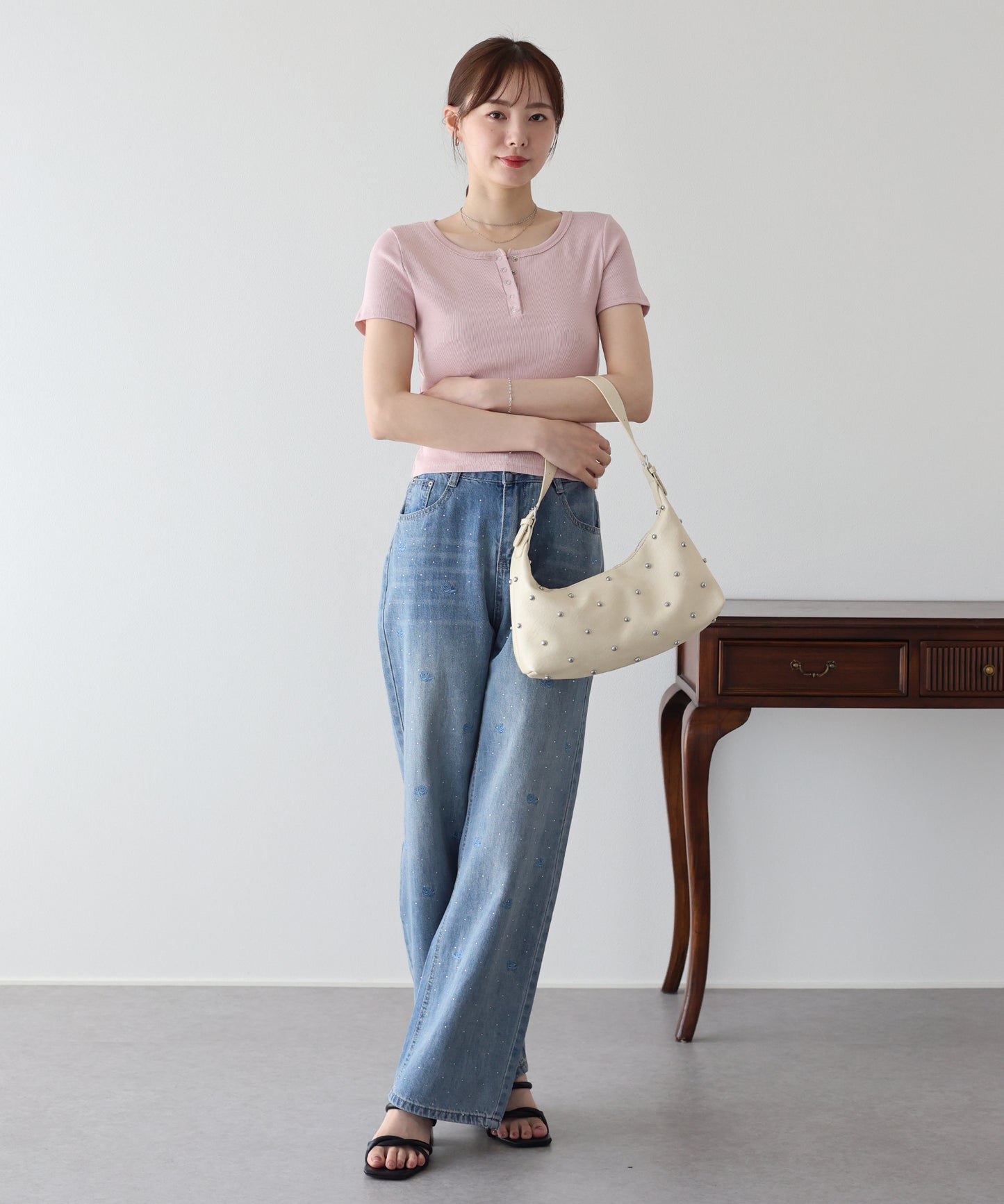 【早割5％OFF】ローズ刺繍デニムパンツ