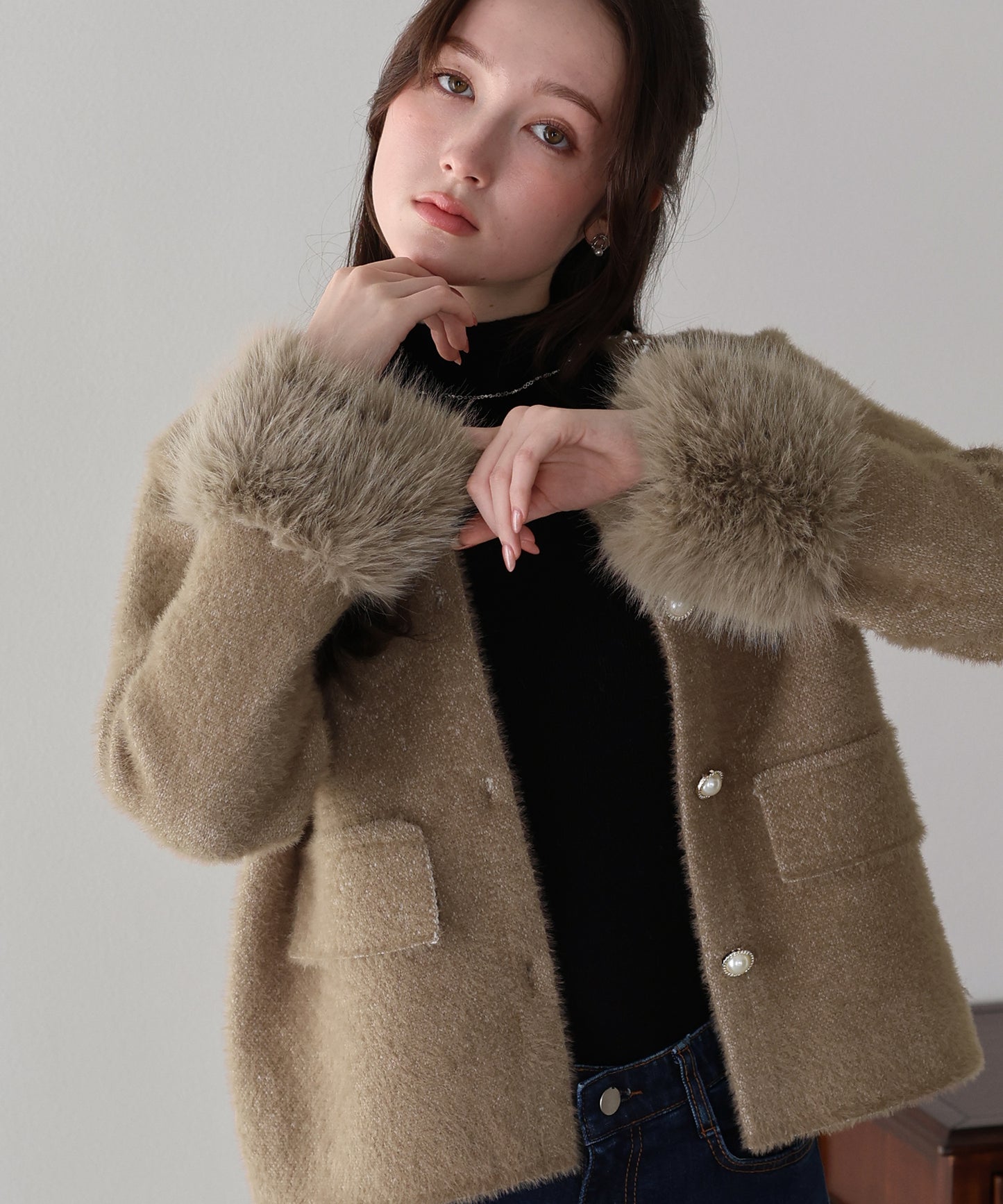 袖ファーパールビジュージャケット