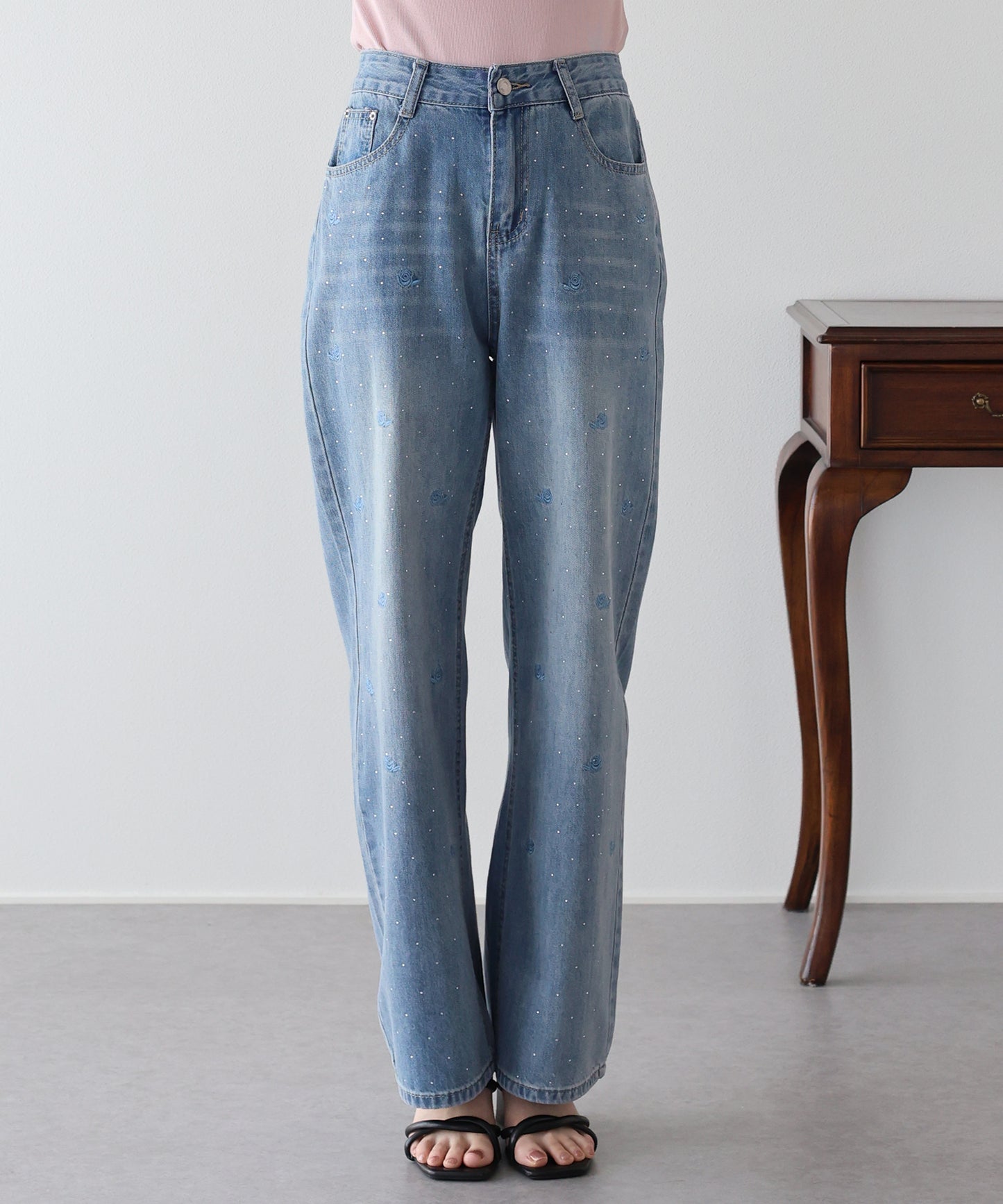 【早割5％OFF】ローズ刺繍デニムパンツ