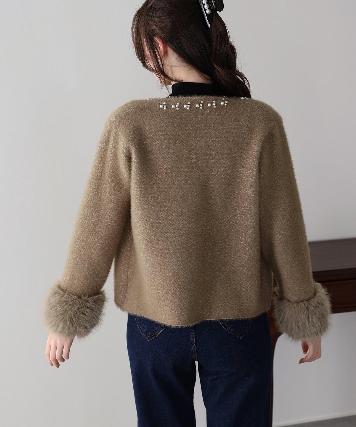 袖ファーパールビジュージャケット