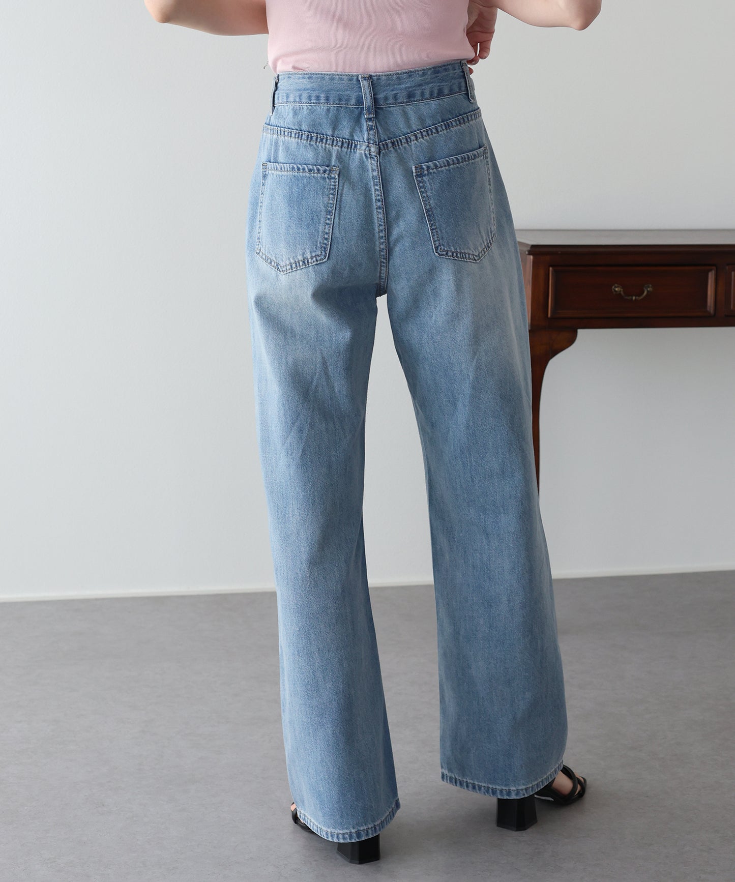 【早割5％OFF】ローズ刺繍デニムパンツ