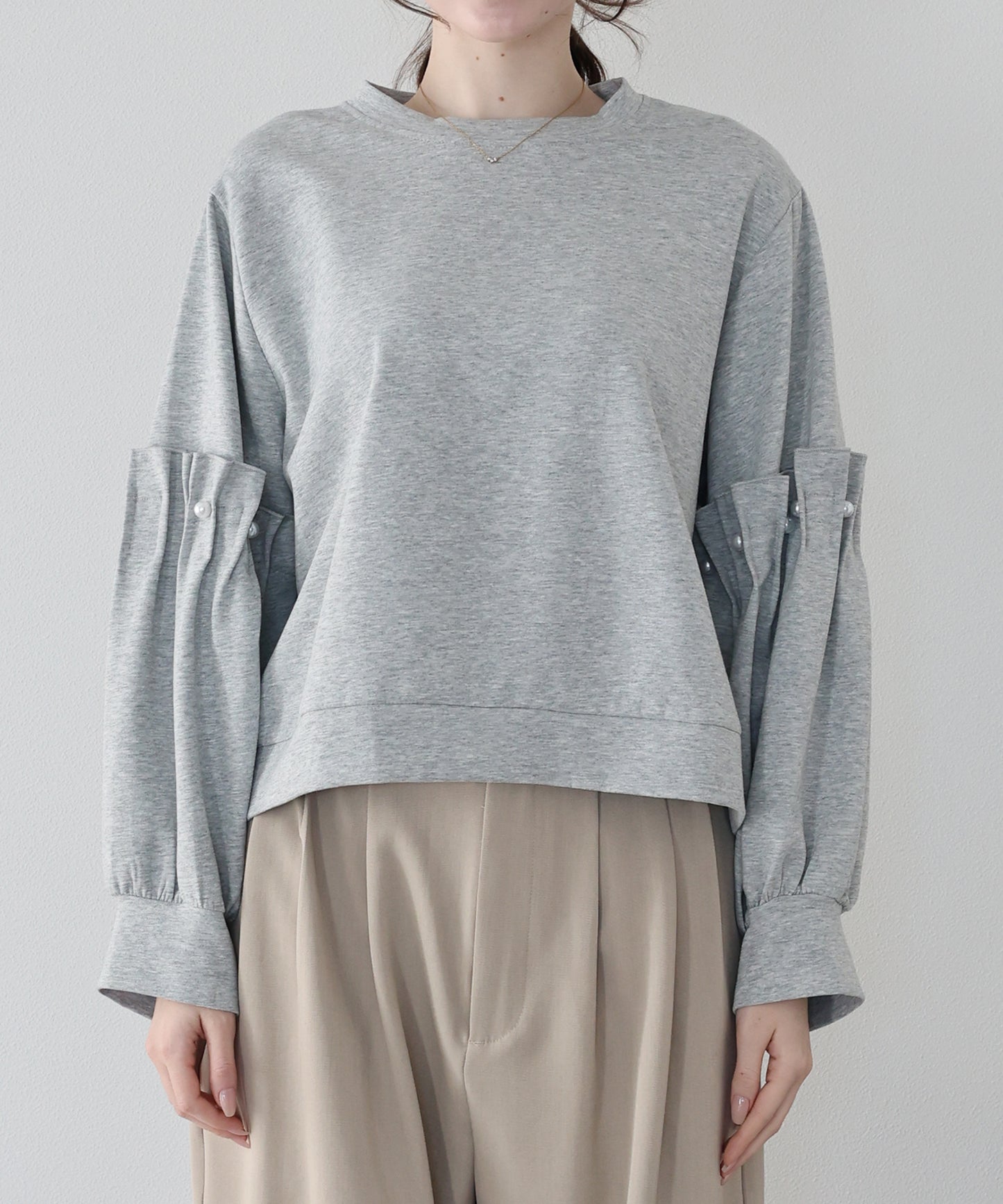 【早割5％OFF】ギャザースリーブパールスウェット