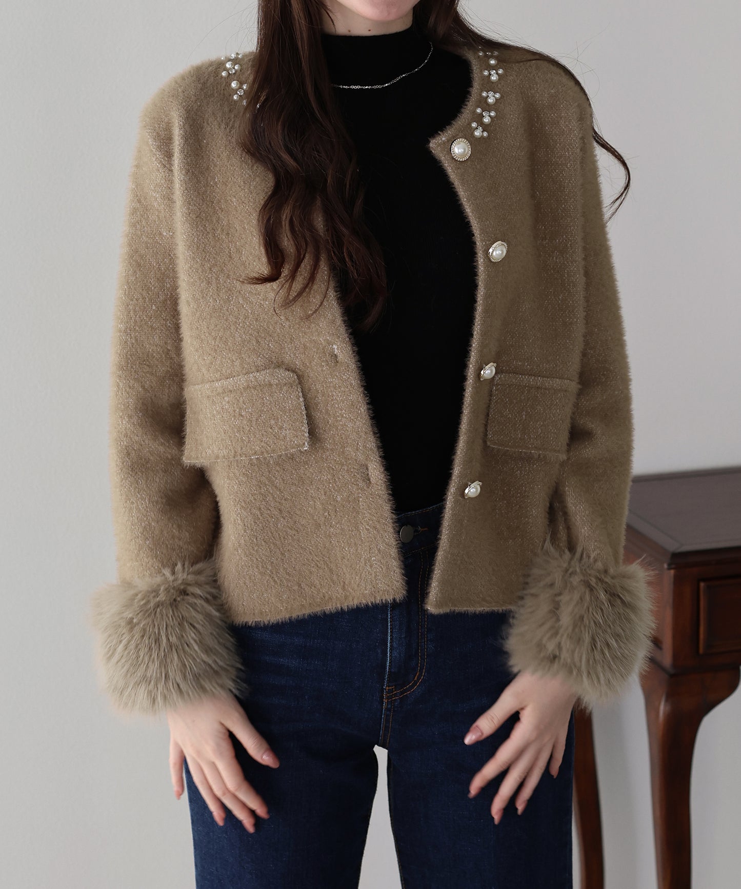 袖ファーパールビジュージャケット