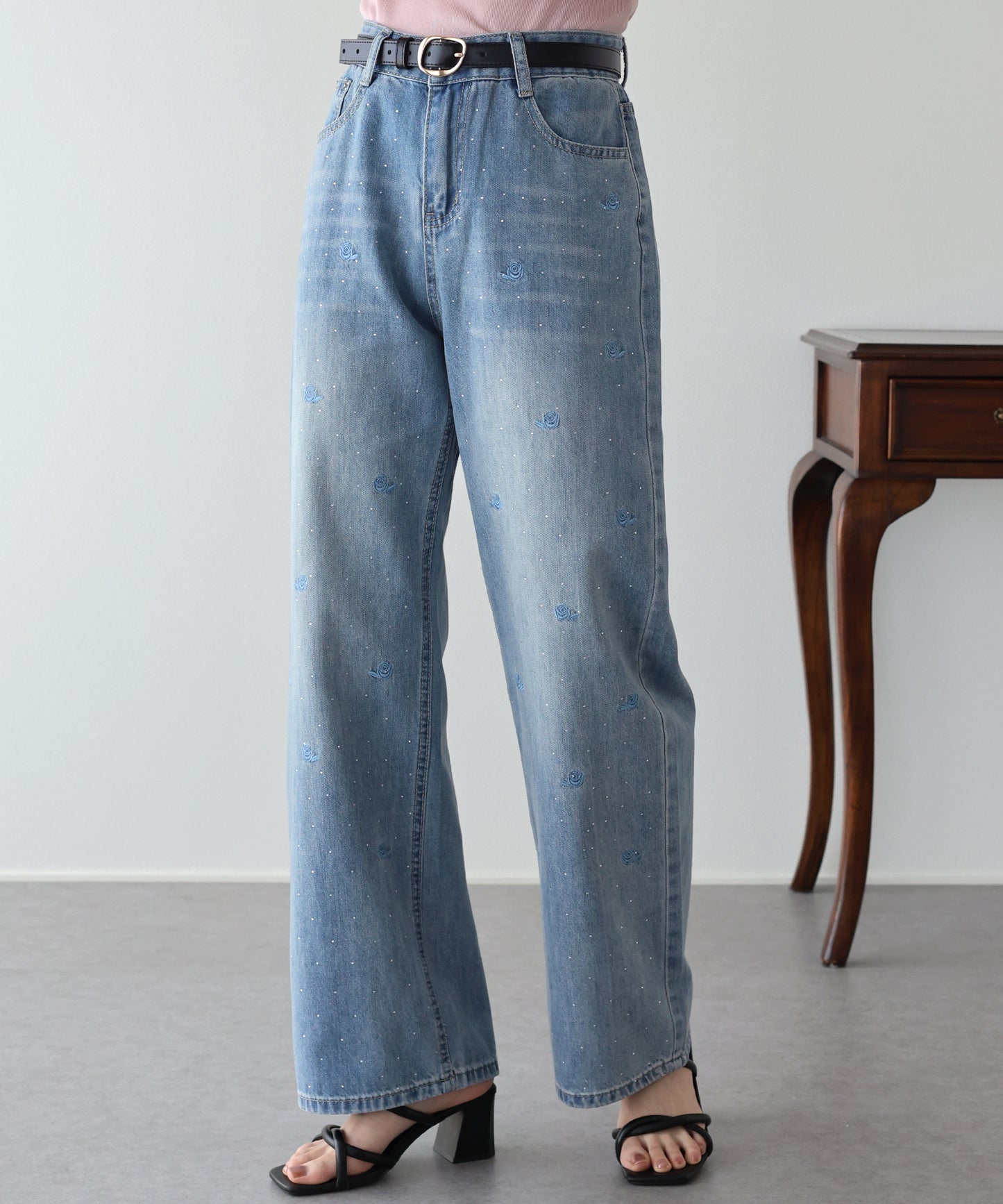 【早割5％OFF】ローズ刺繍デニムパンツ