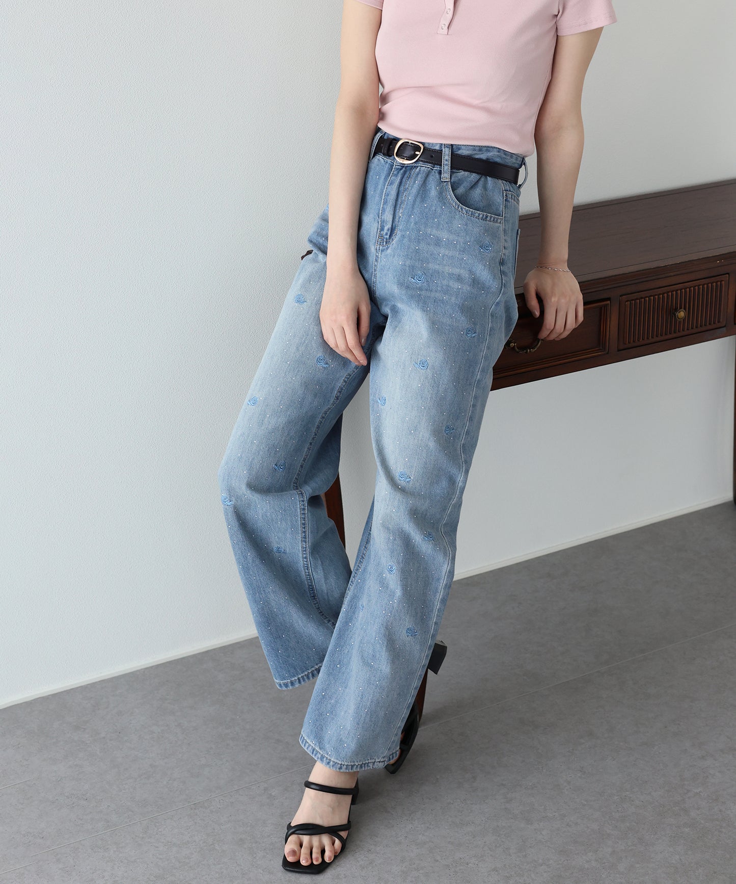 【早割5％OFF】ローズ刺繍デニムパンツ