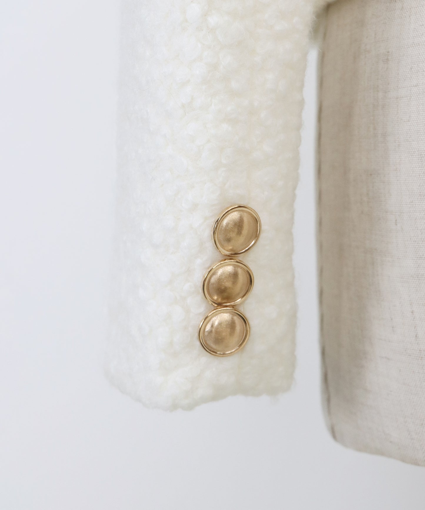 金ボタンボアコート