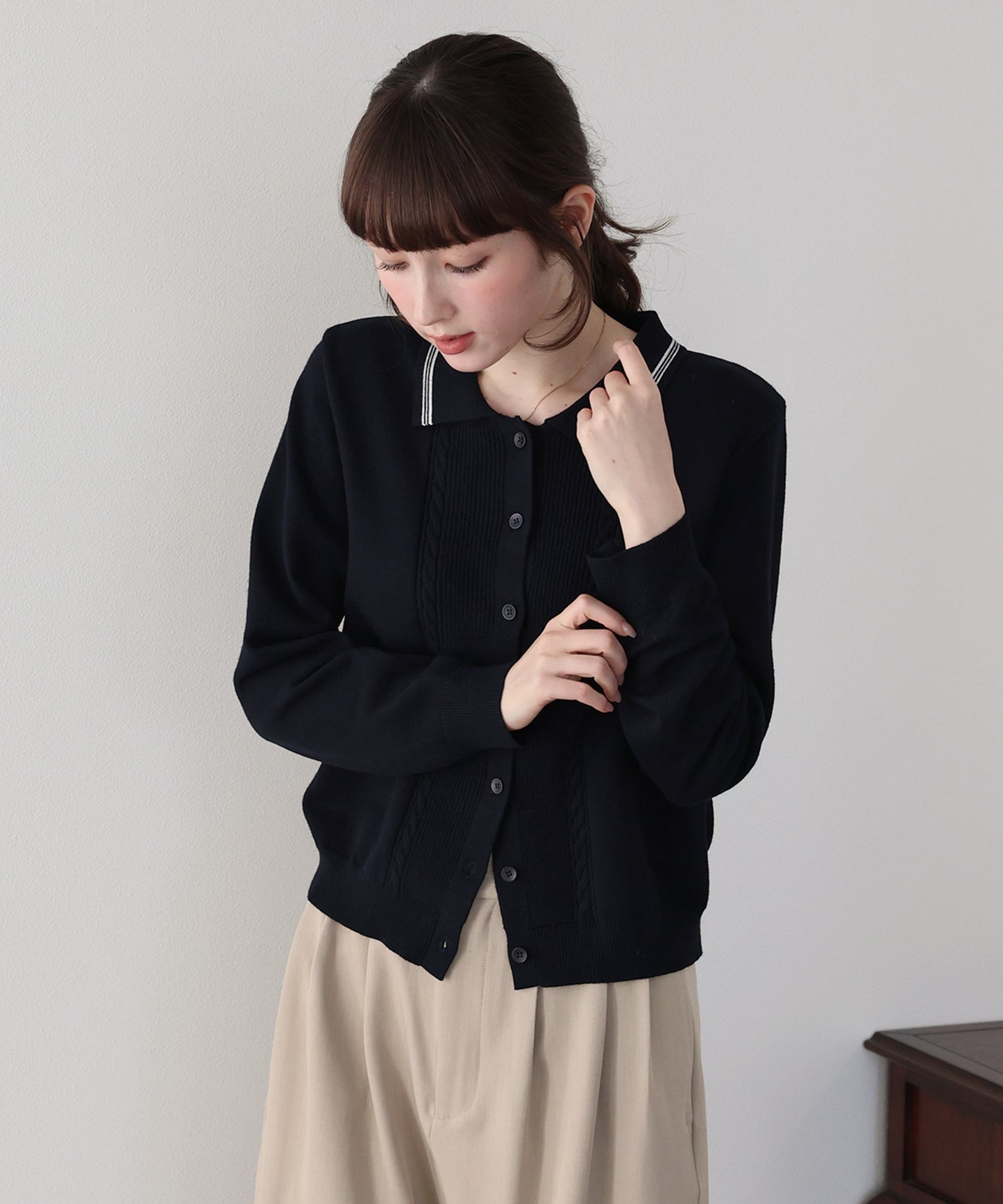 【早割5％OFF】ポロ襟ケーブルニットカーディガン