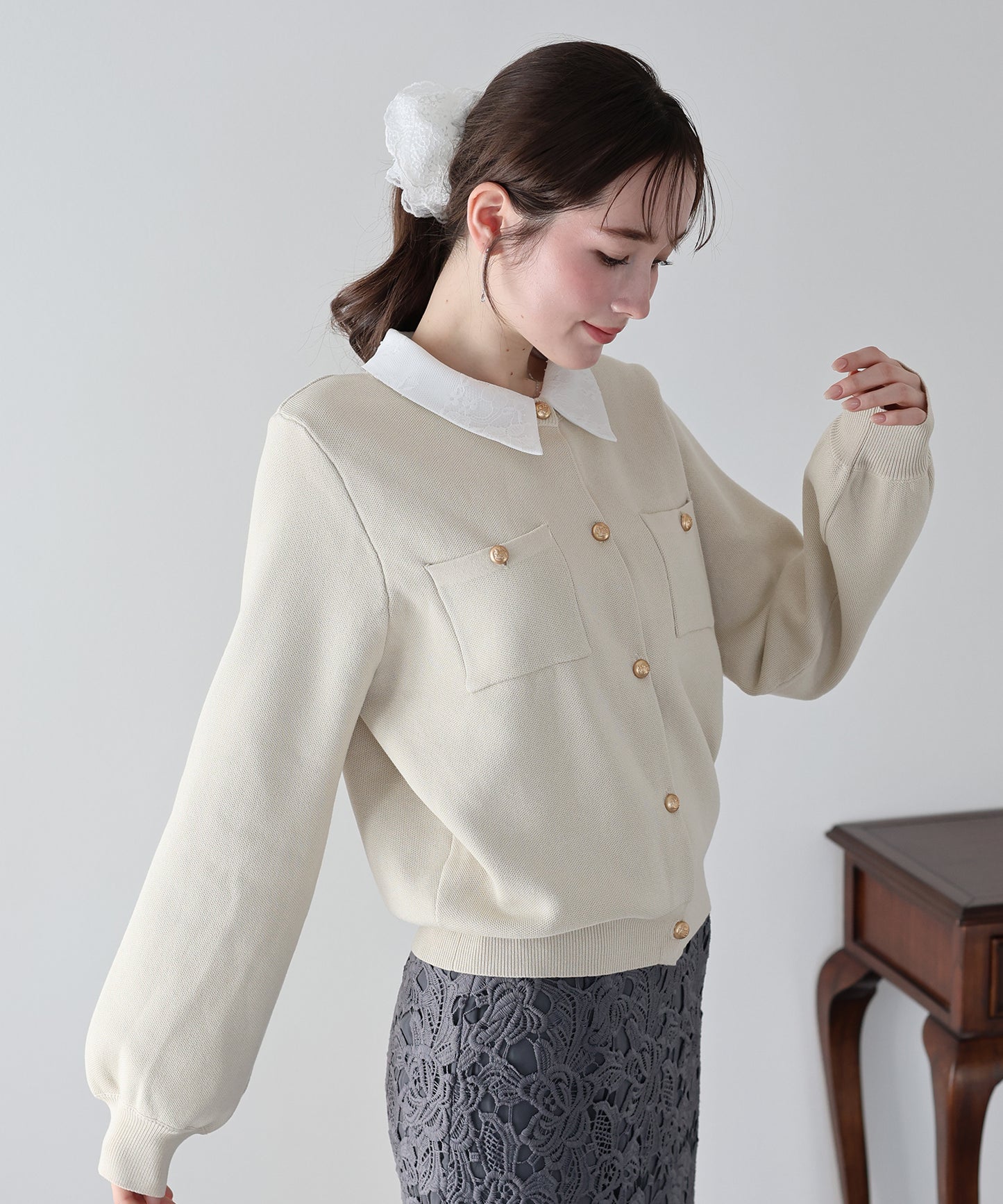 レース襟ニットカーディガン