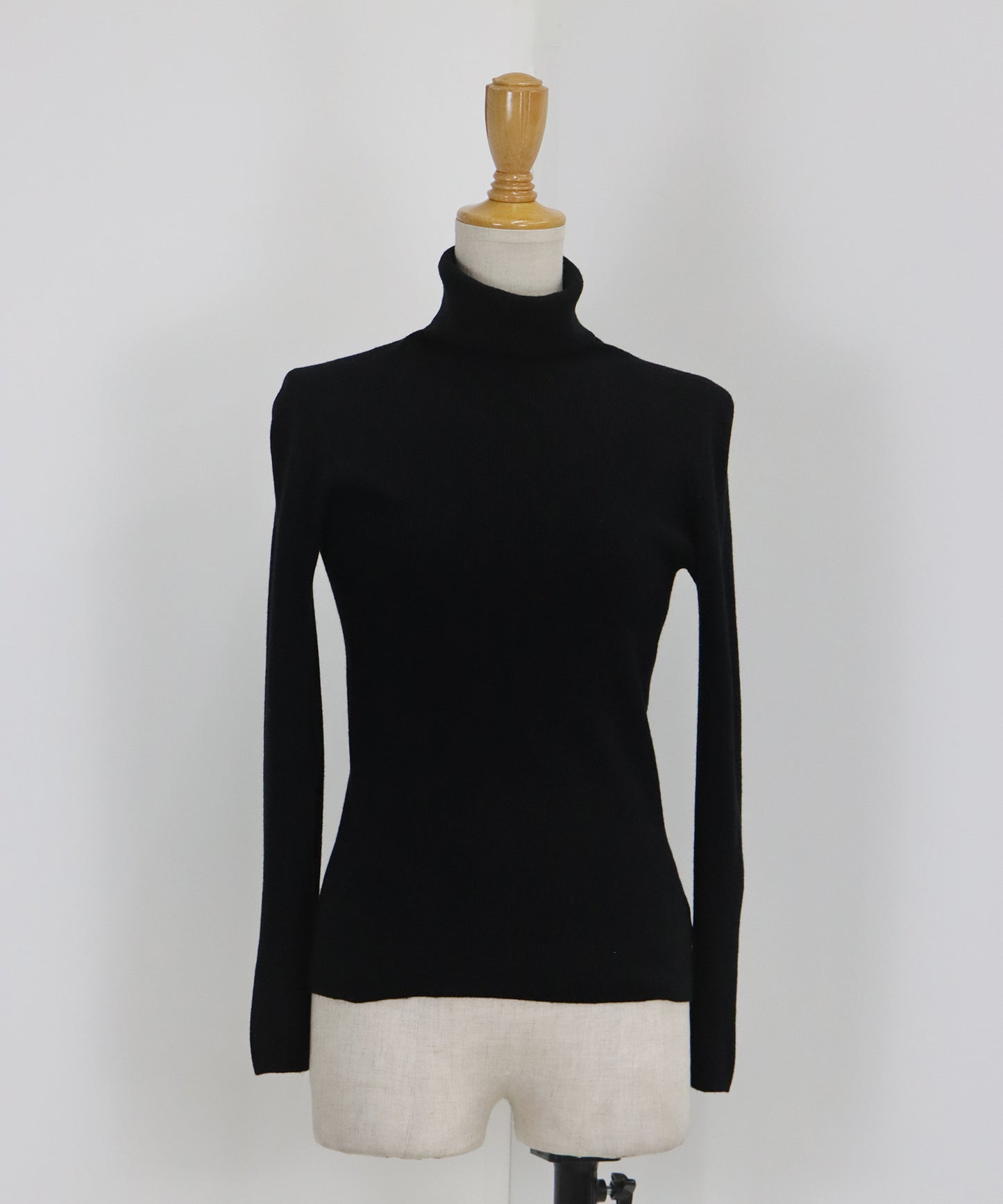 ウール混タートルネックニット