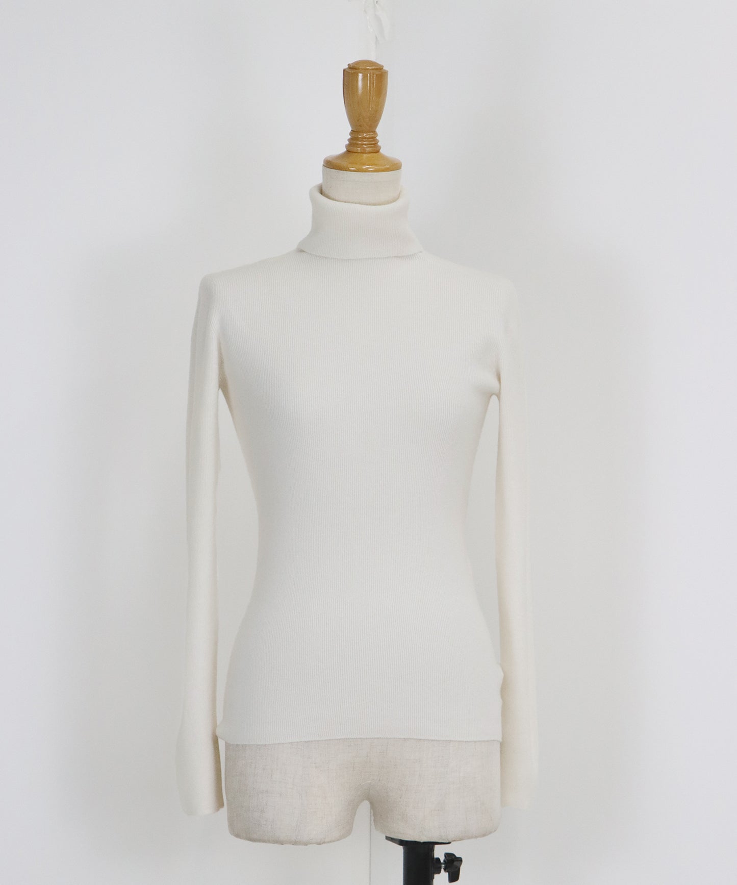 ウール混タートルネックニット