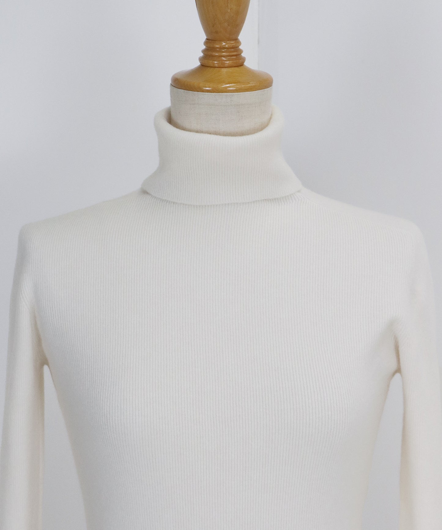 ウール混タートルネックニット