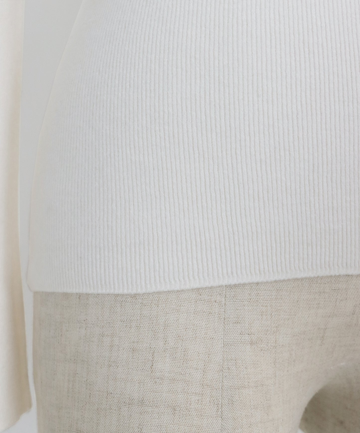 ウール混タートルネックニット