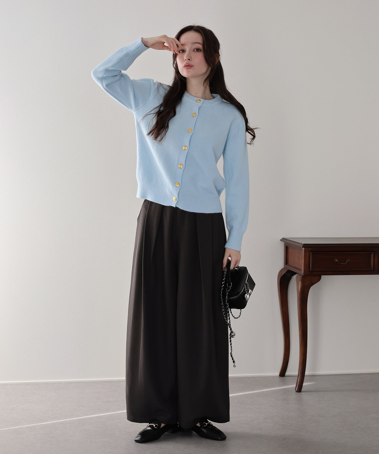 【早割5％OFF】金ボタンクルーネックカーディガン