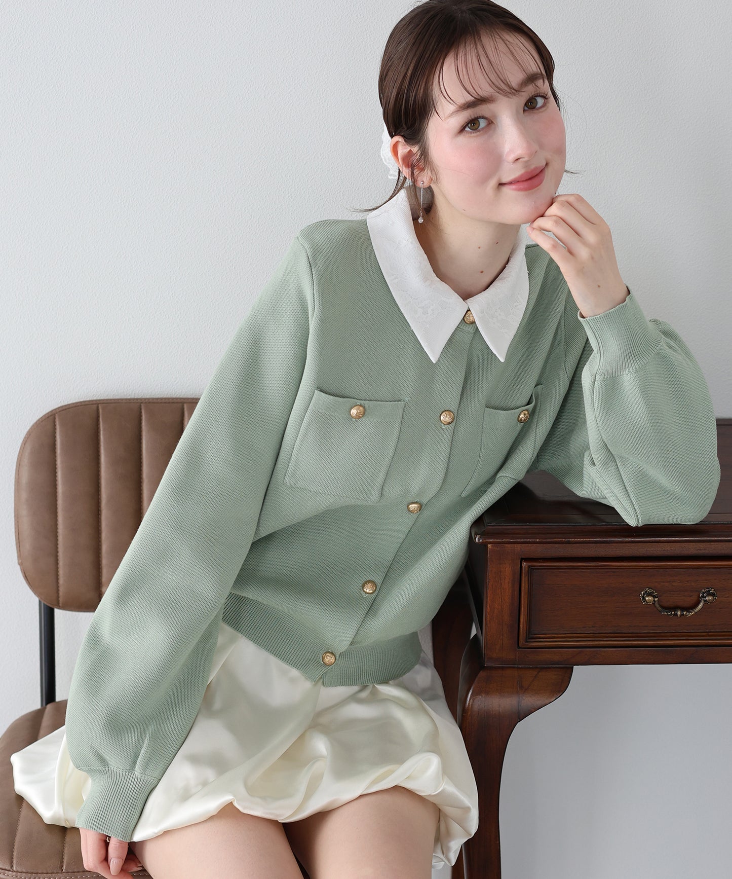 レース襟ニットカーディガン