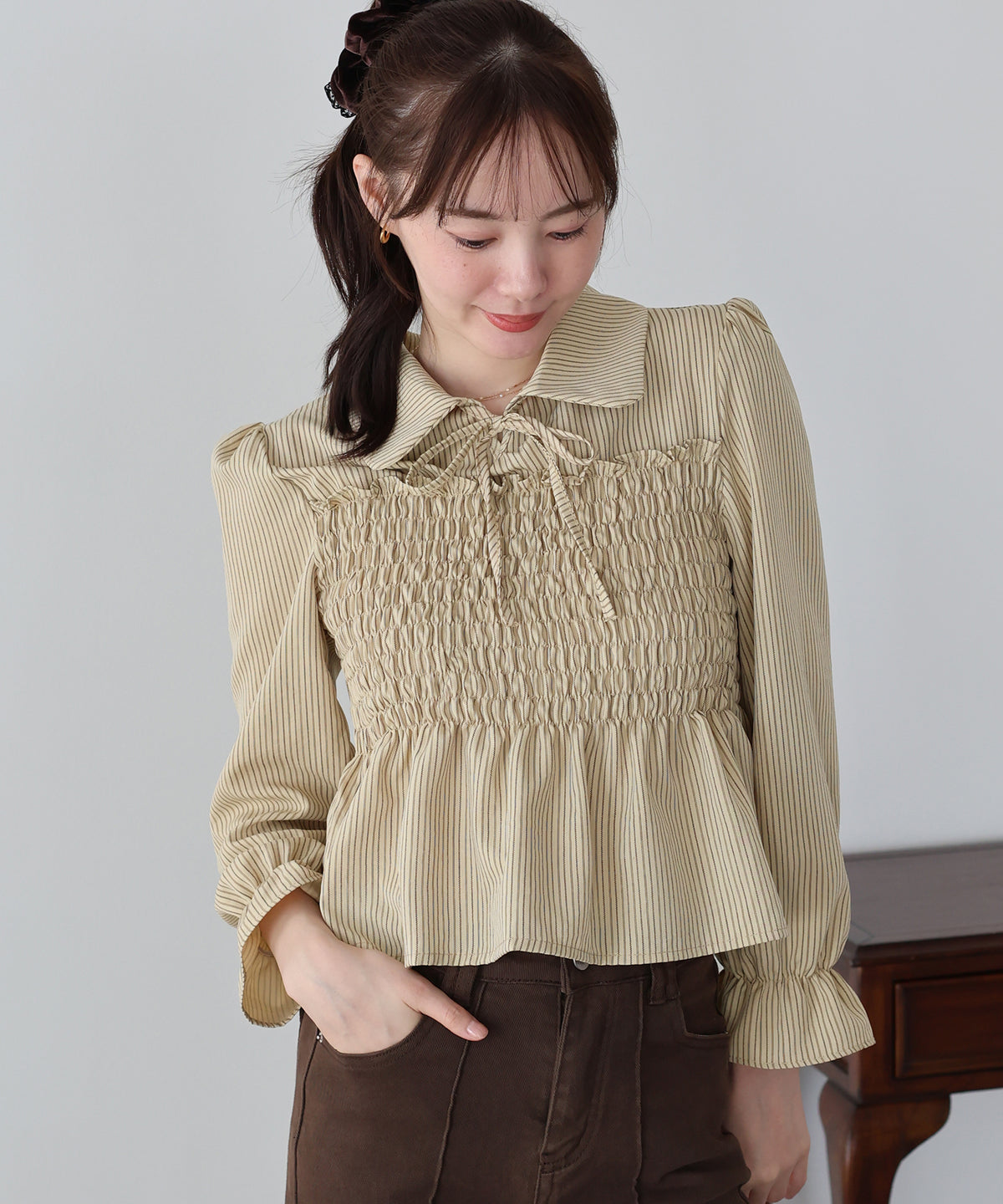 【早割5％OFF】フロントリボンシャーリングブラウス【メール便】