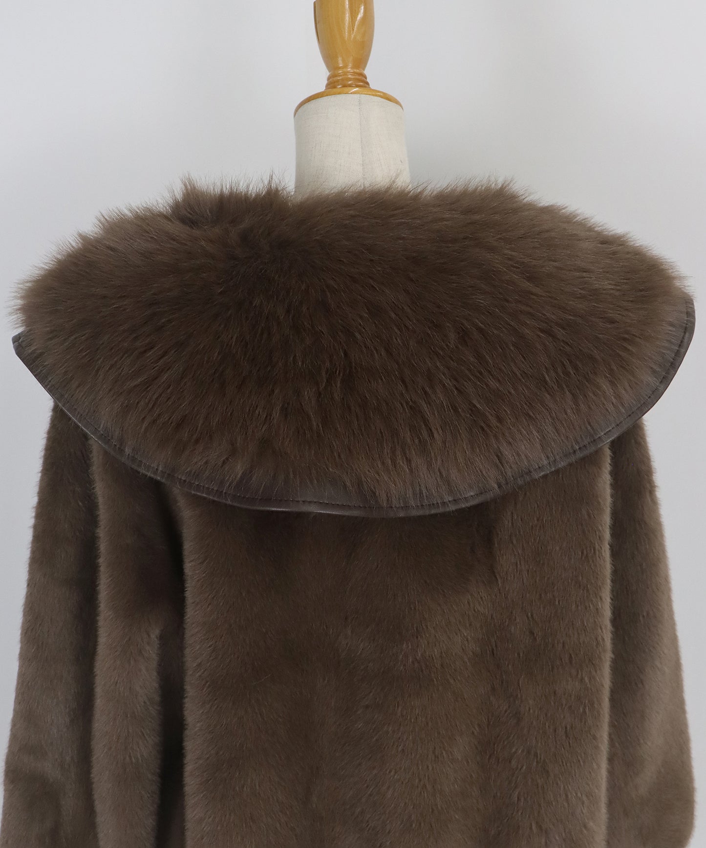 ビッグカラーファーコート