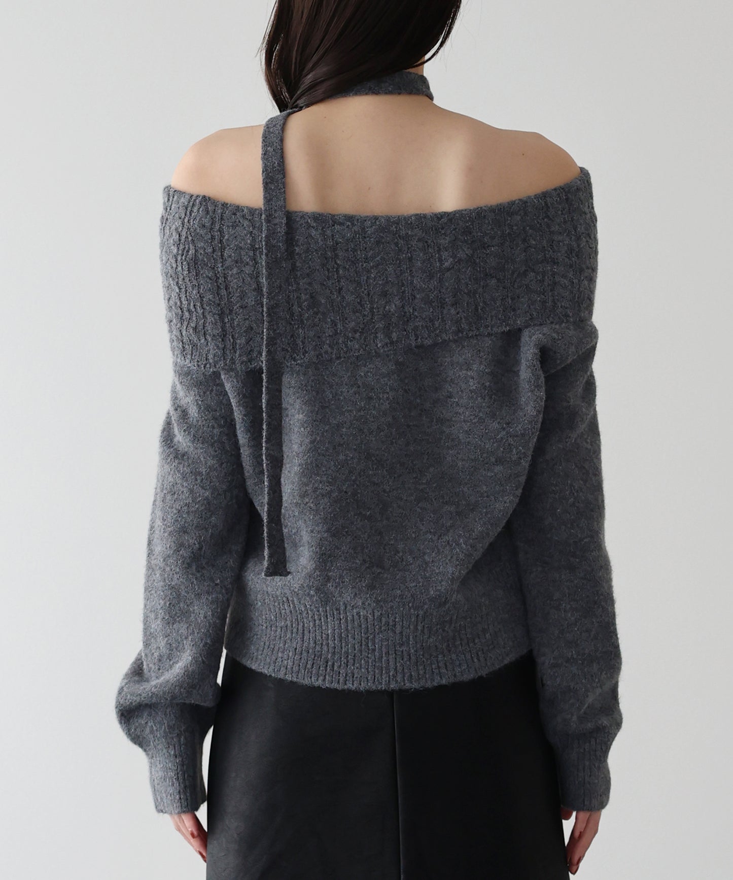 【早割5％OFF】リボンタイ付きオフショルダーニット