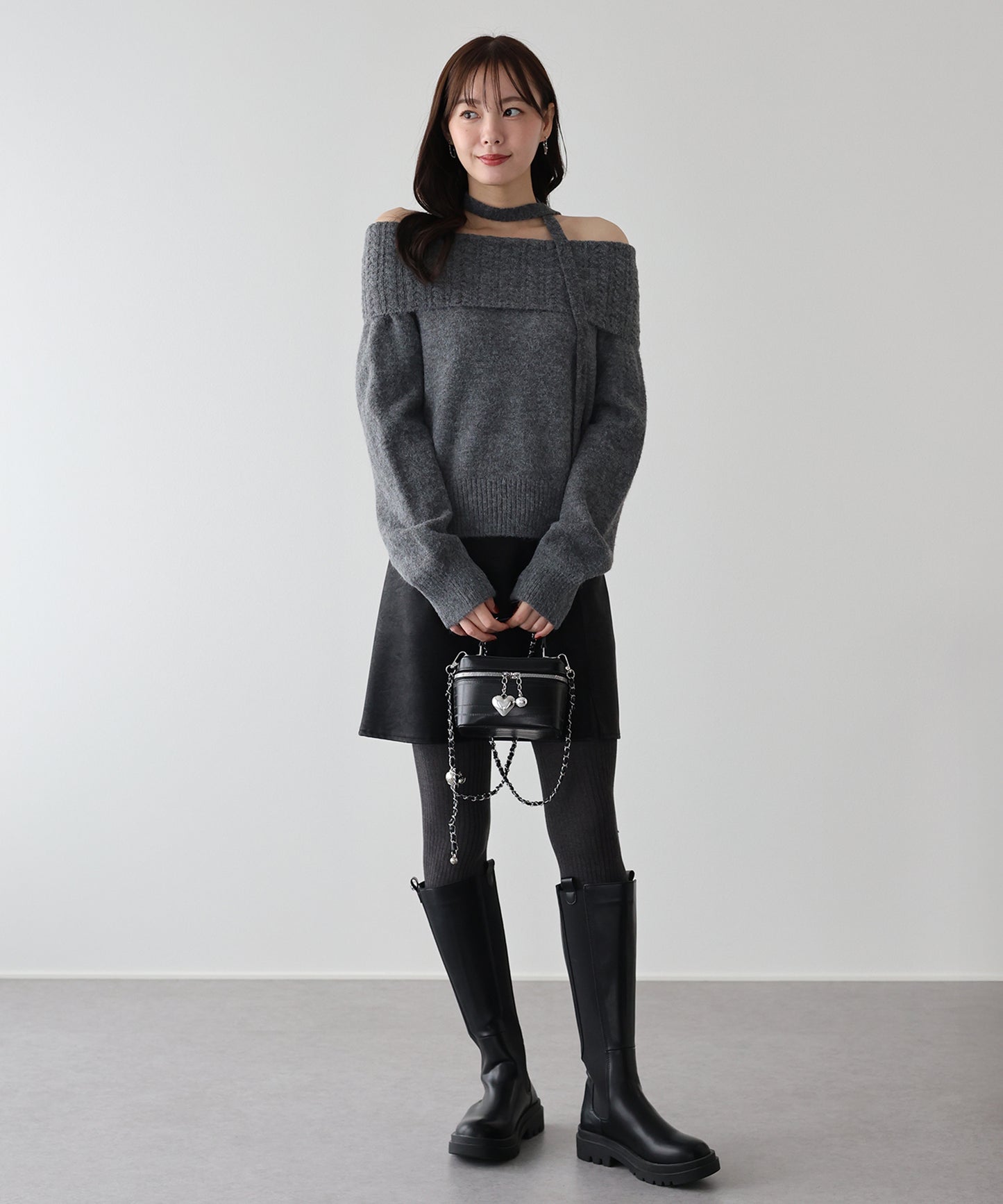 【早割5％OFF】リボンタイ付きオフショルダーニット