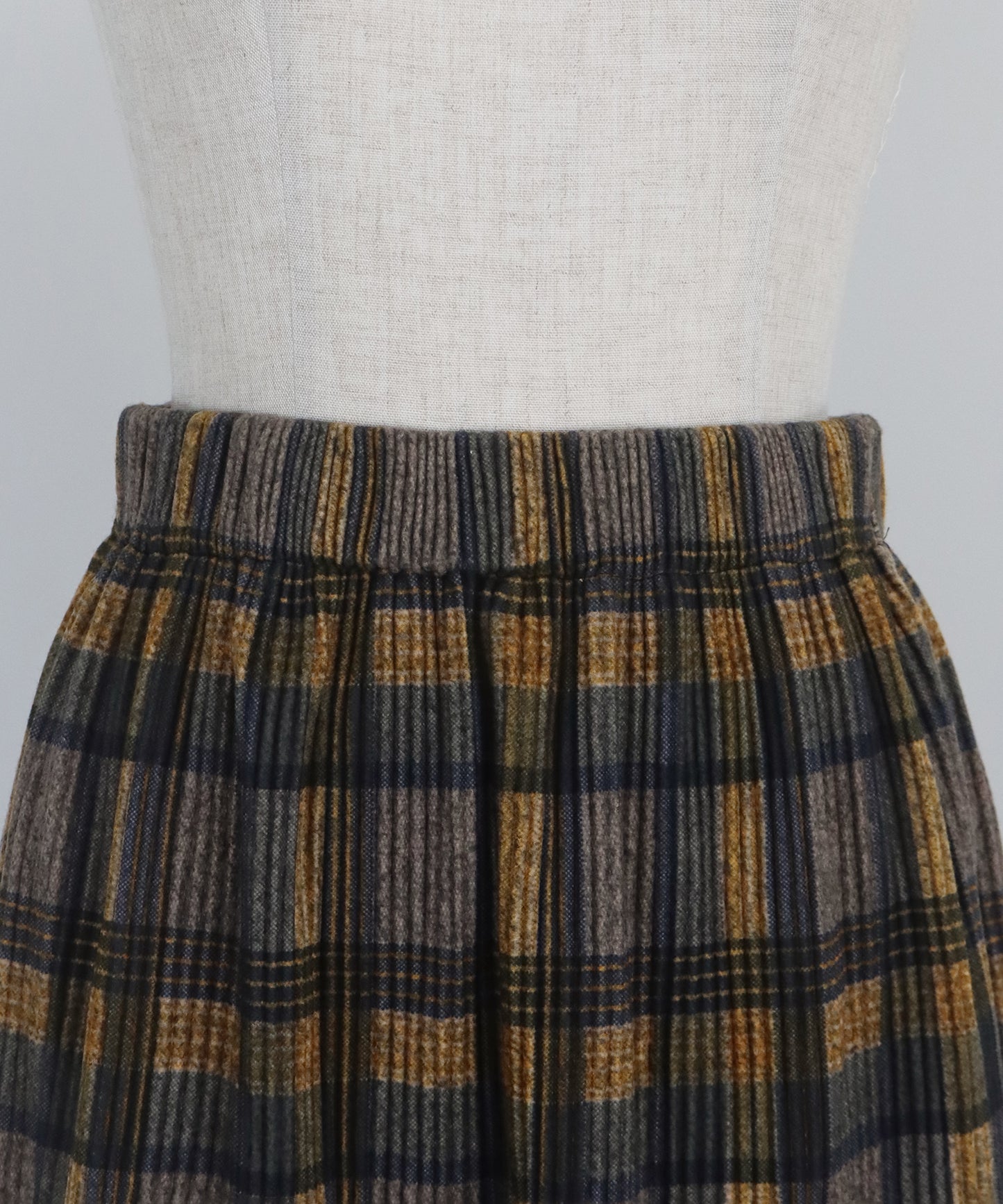 細プリーツチェックスカート