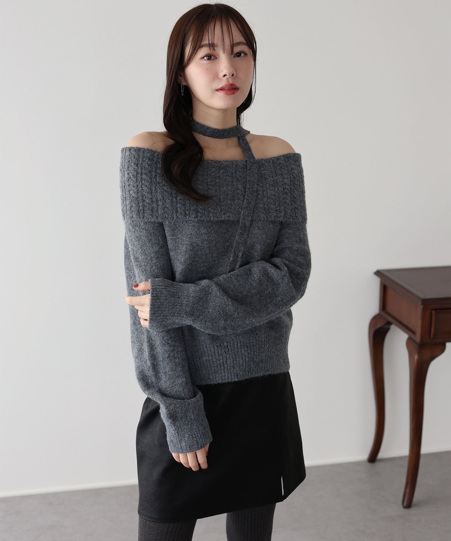 【早割5％OFF】リボンタイ付きオフショルダーニット