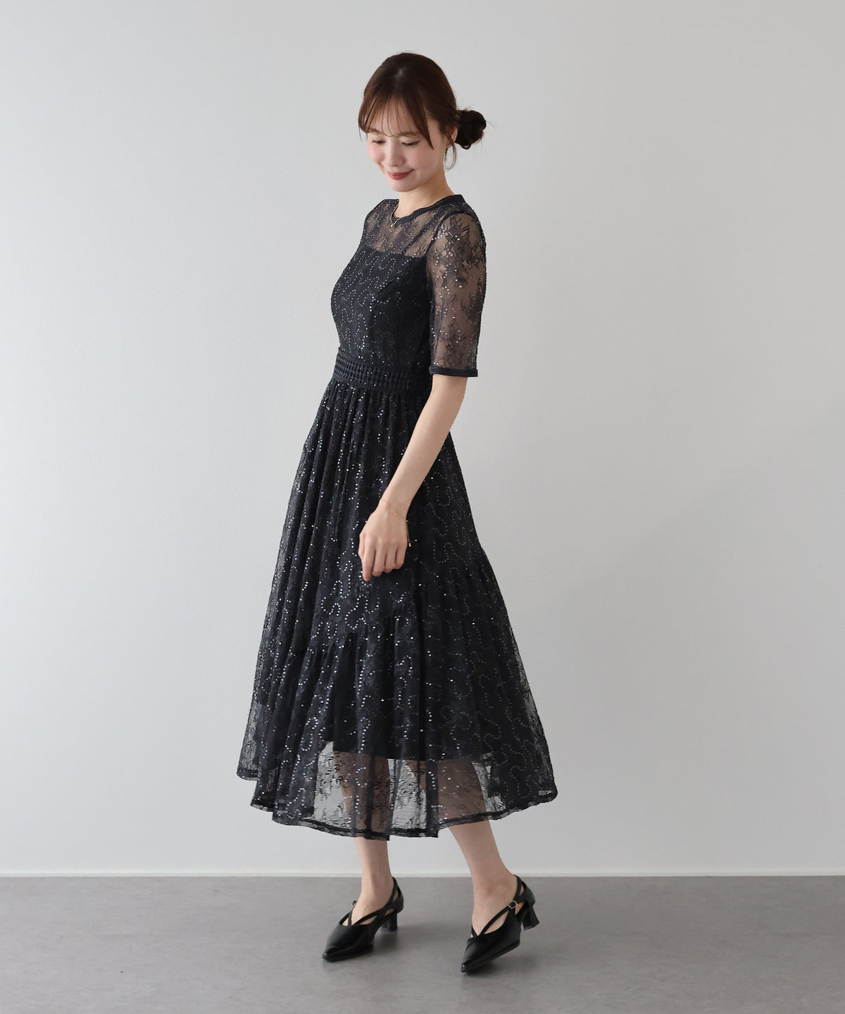 【早割5％OFF】スパンコール刺繍レースドレス