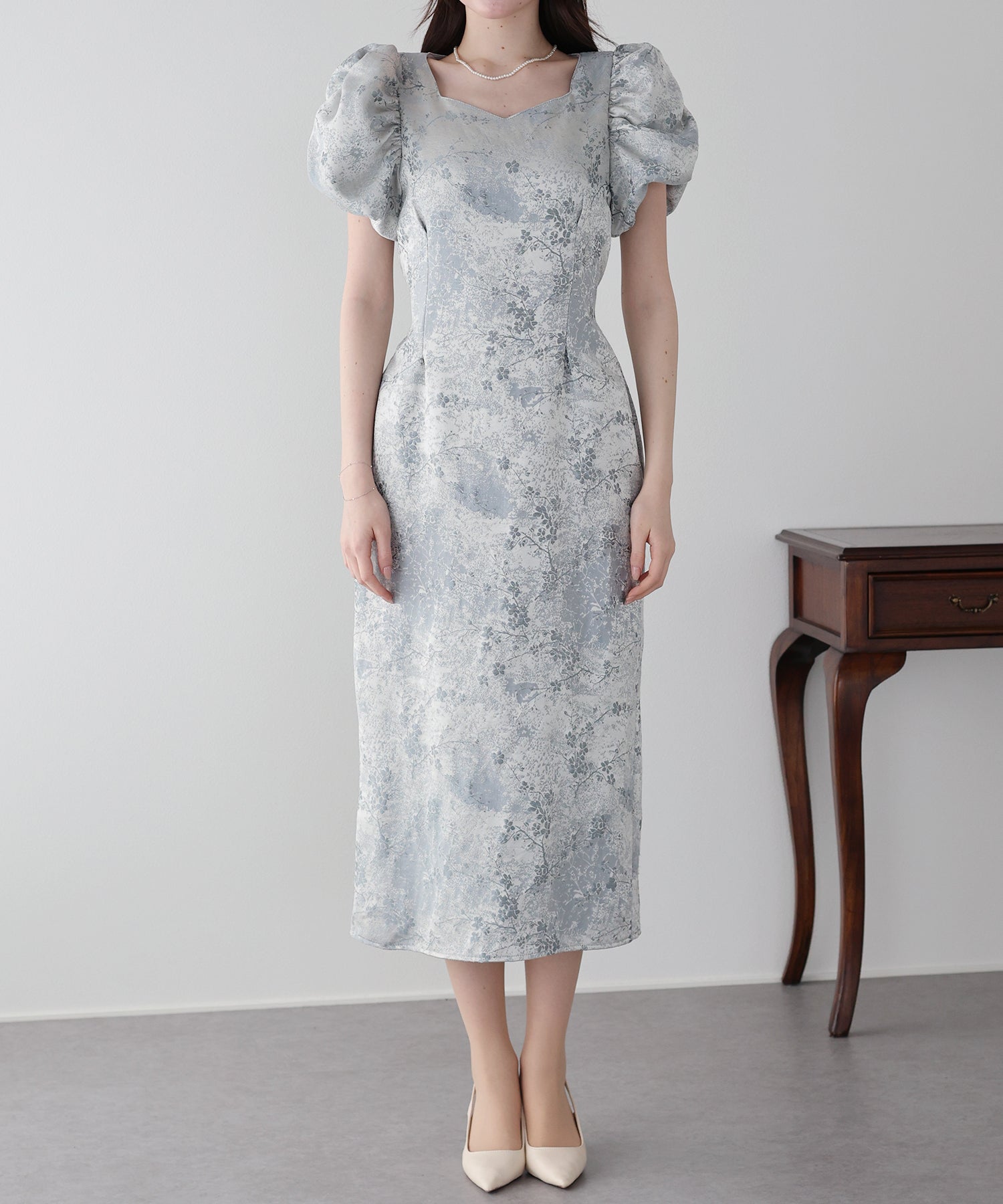 フラワー刺繍ハートネックベロアワンピース – BLUE ONLINE