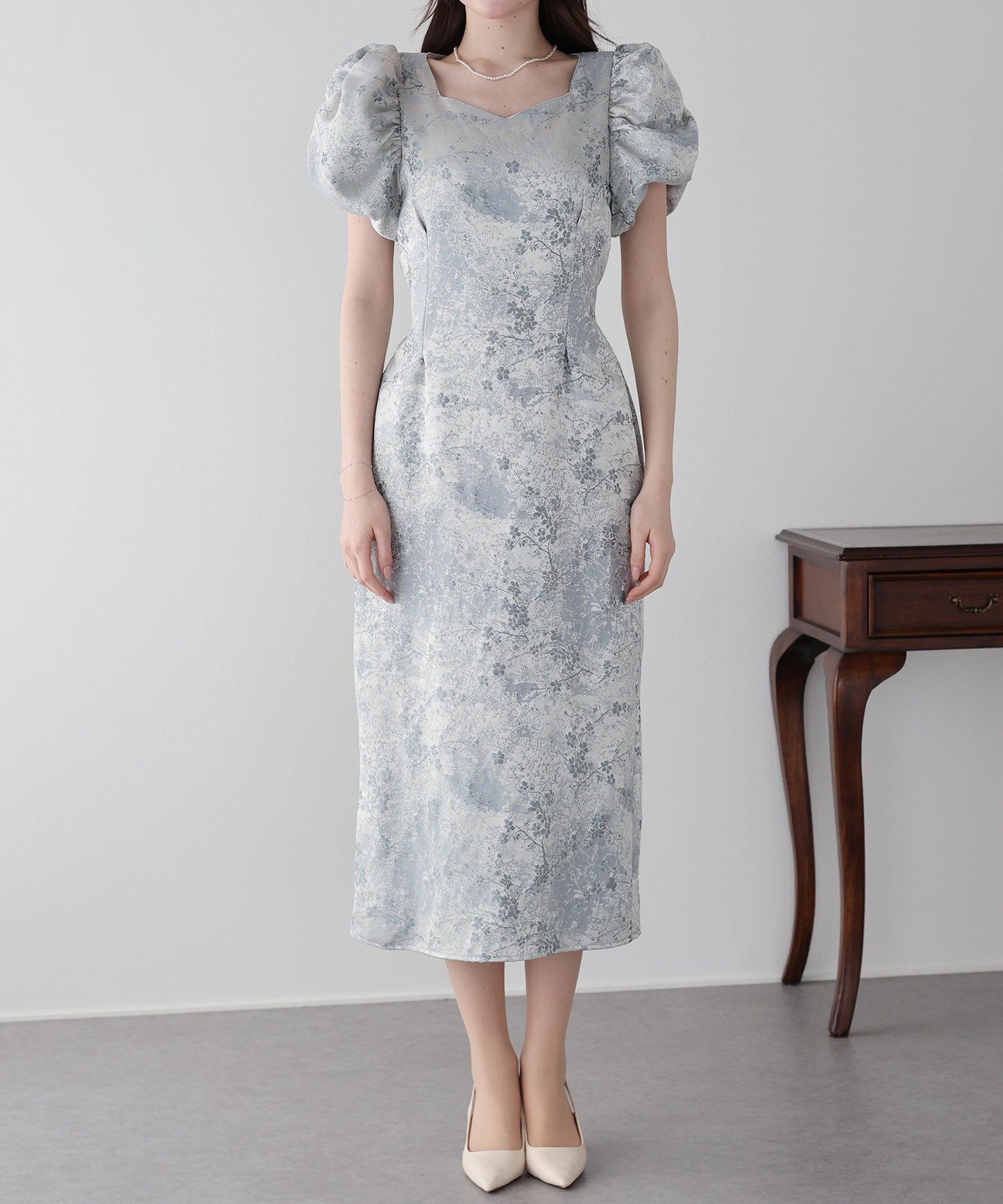 フラワー刺繍ハートネックベロアワンピース