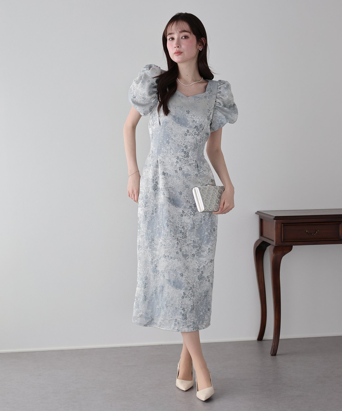 フラワー刺繍ハートネックベロアワンピース