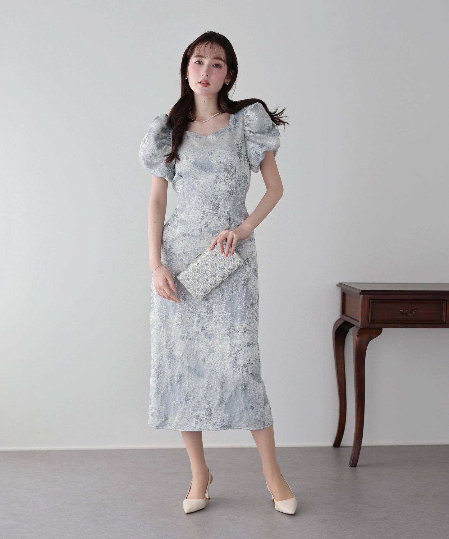 フラワー刺繍ハートネックベロアワンピース