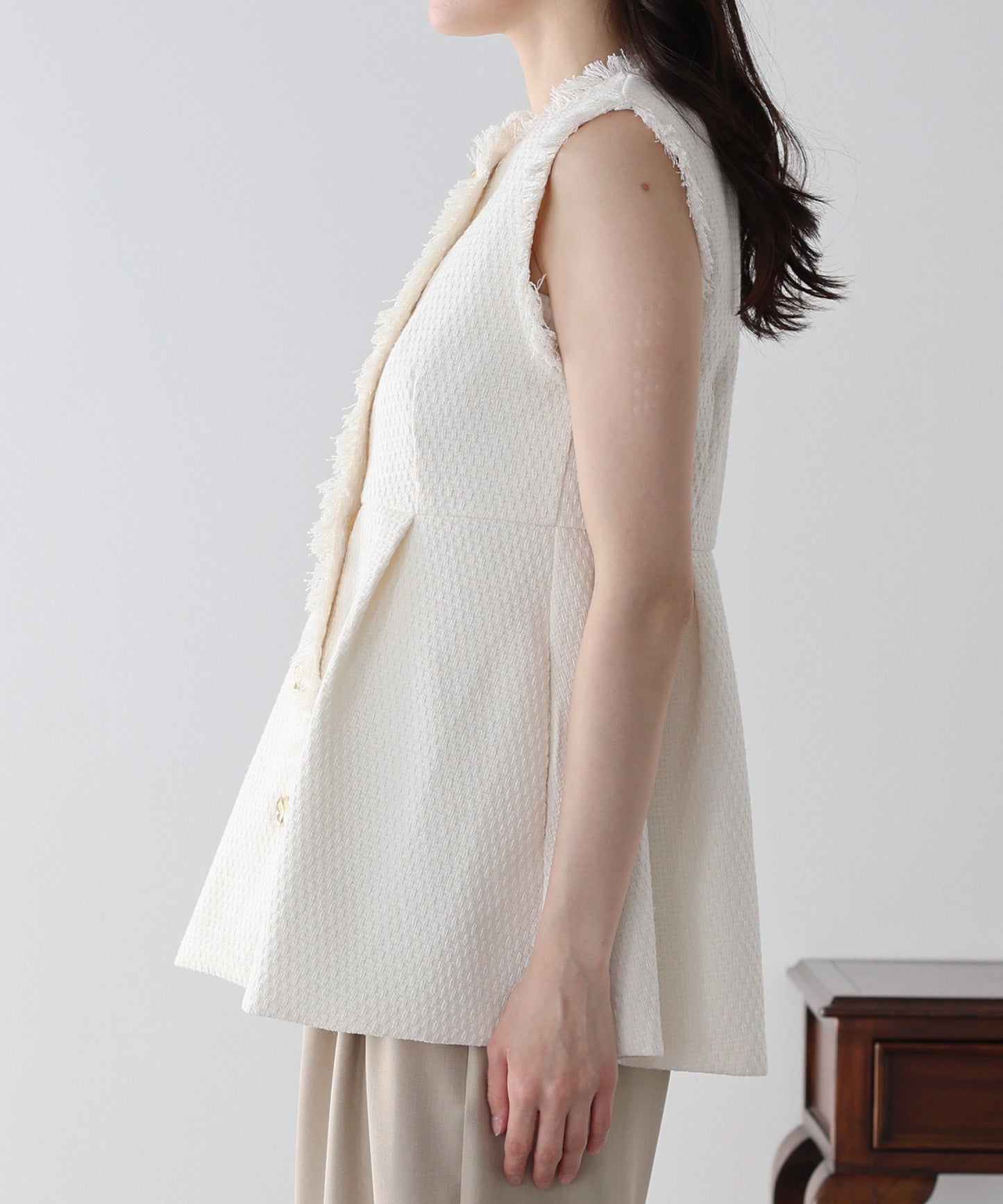 ツイードペプラムフォルムジレ