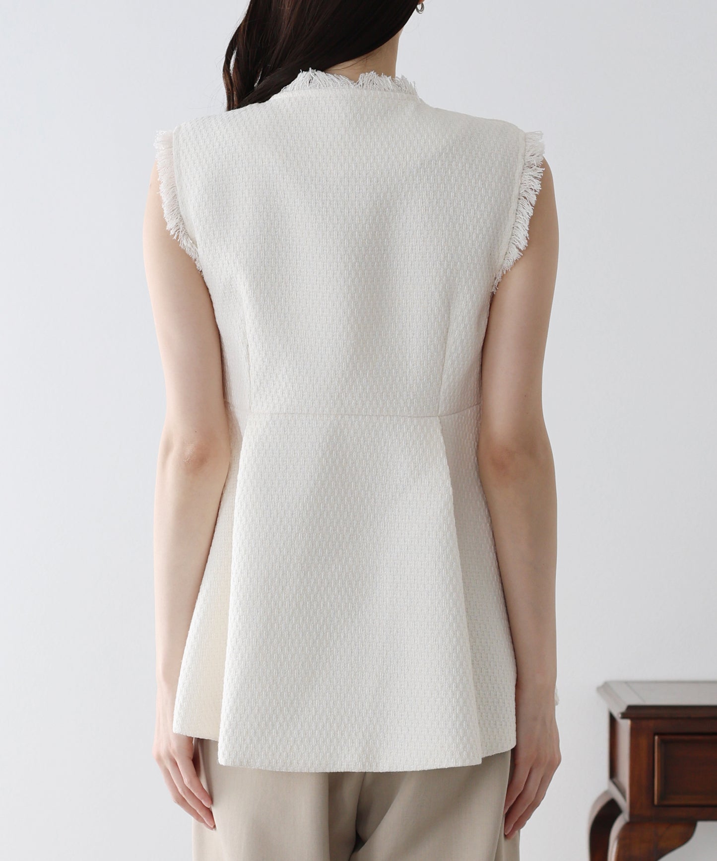 ツイードペプラムフォルムジレ