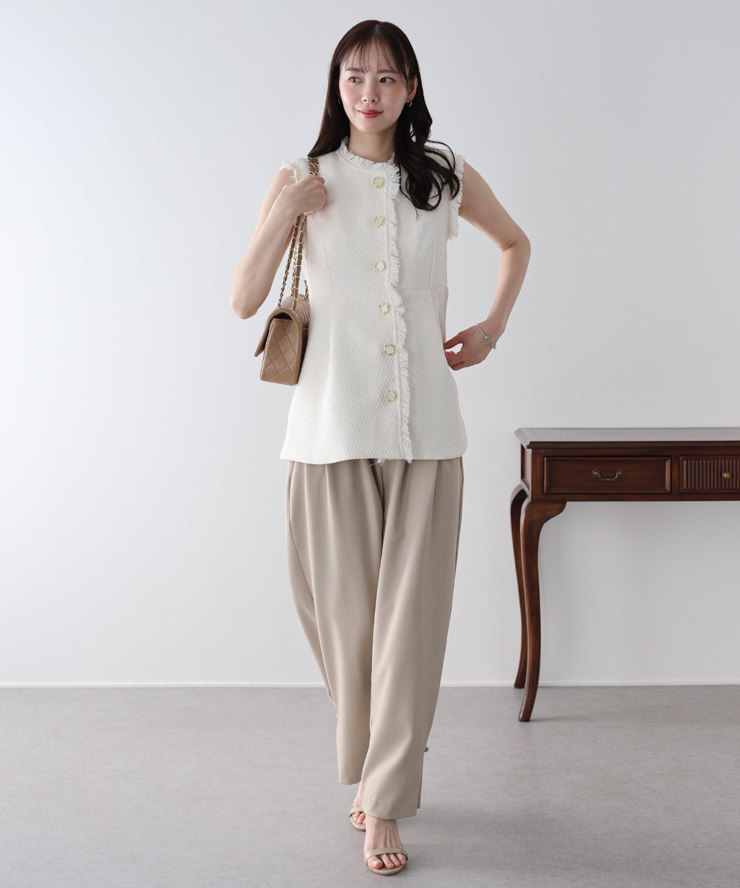 ツイードペプラムフォルムジレ