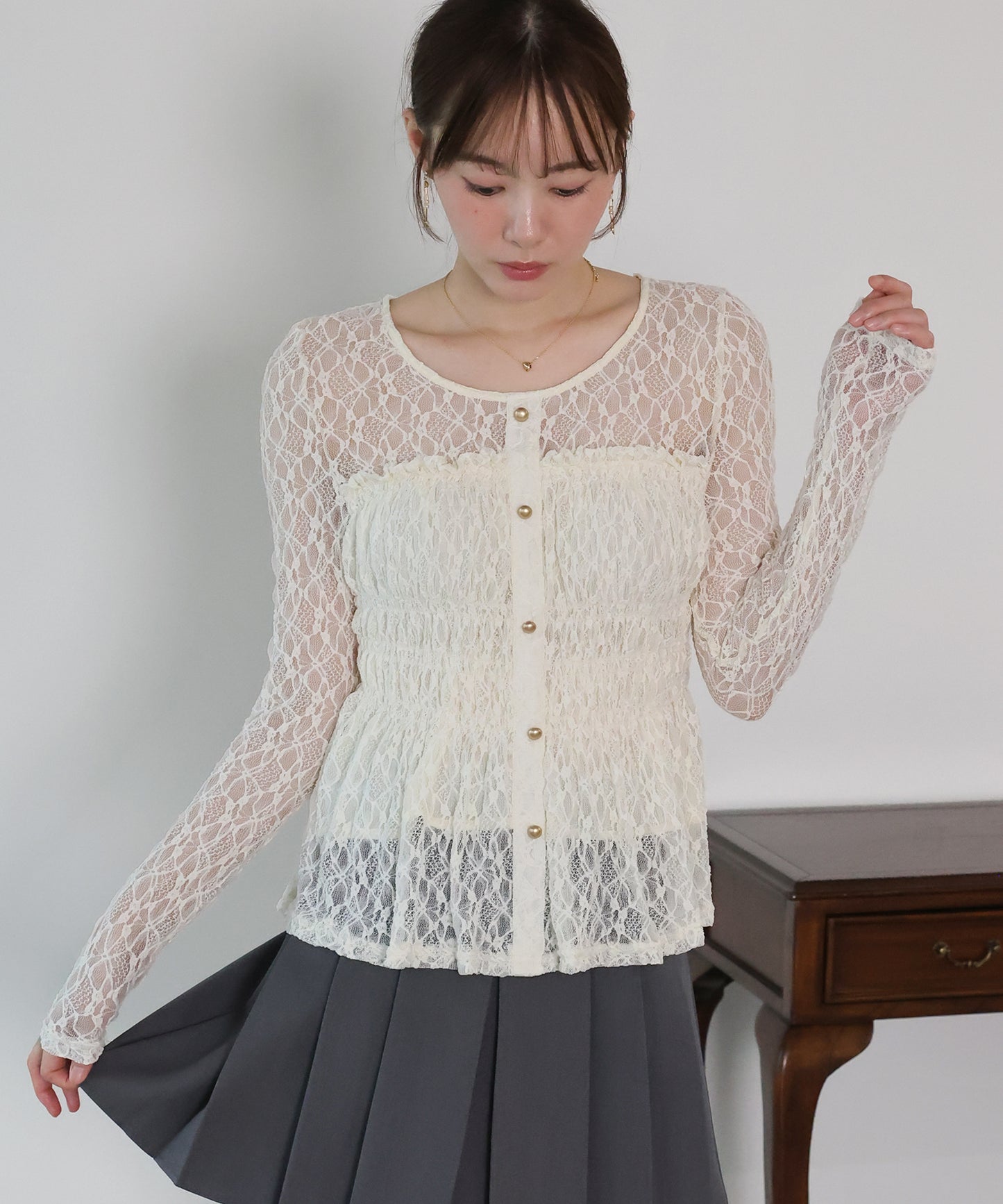 【早割5％OFF】レースペプラムシャーリングトップス【メール便】