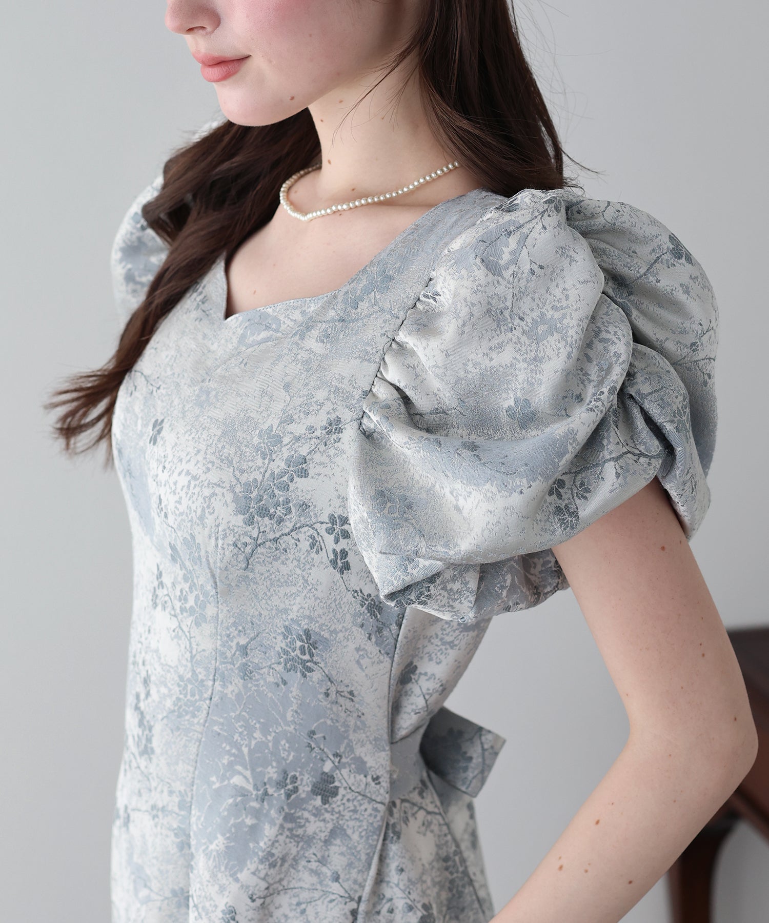 フラワー刺繍ハートネックベロアワンピース – BLUE ONLINE