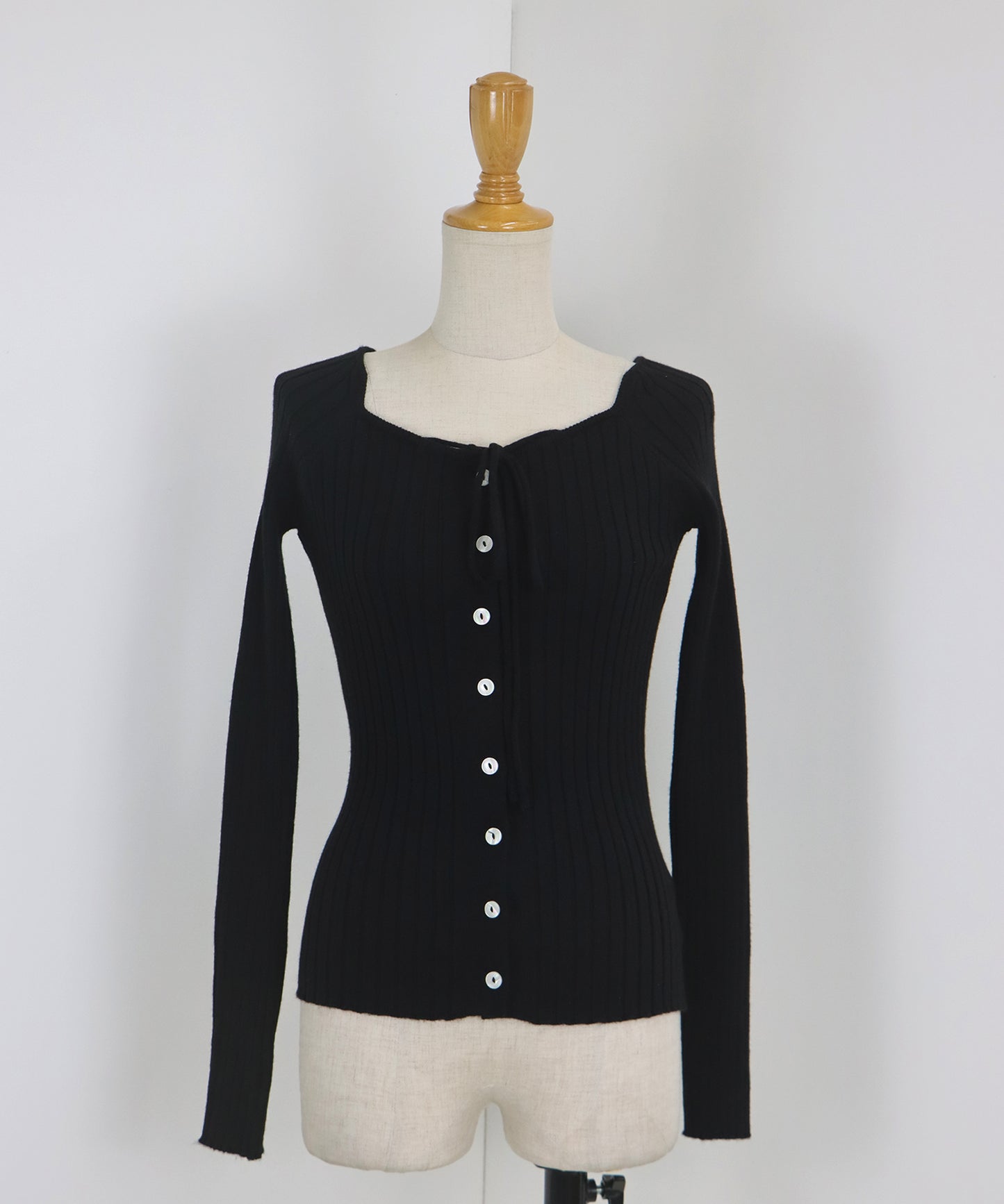 リボンチョーカーリブニット