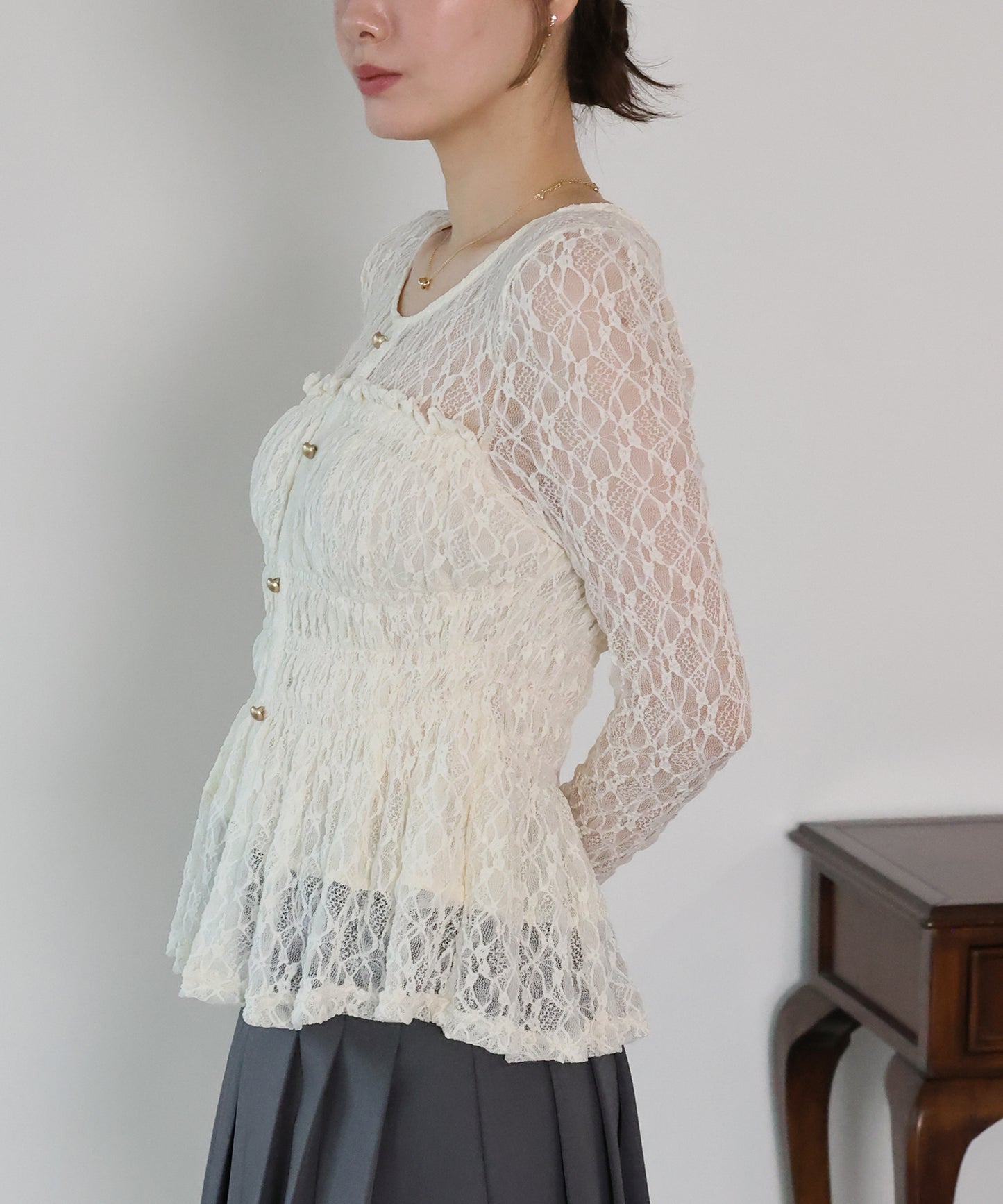 【早割5％OFF】レースペプラムシャーリングトップス【メール便】