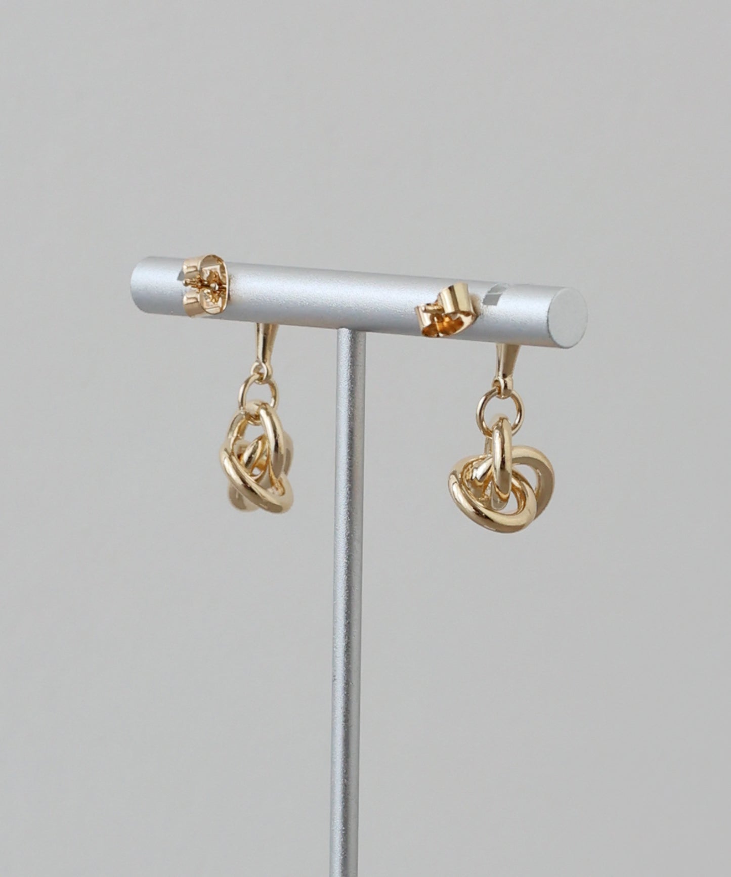 ノットモチーフピアス【メール便】