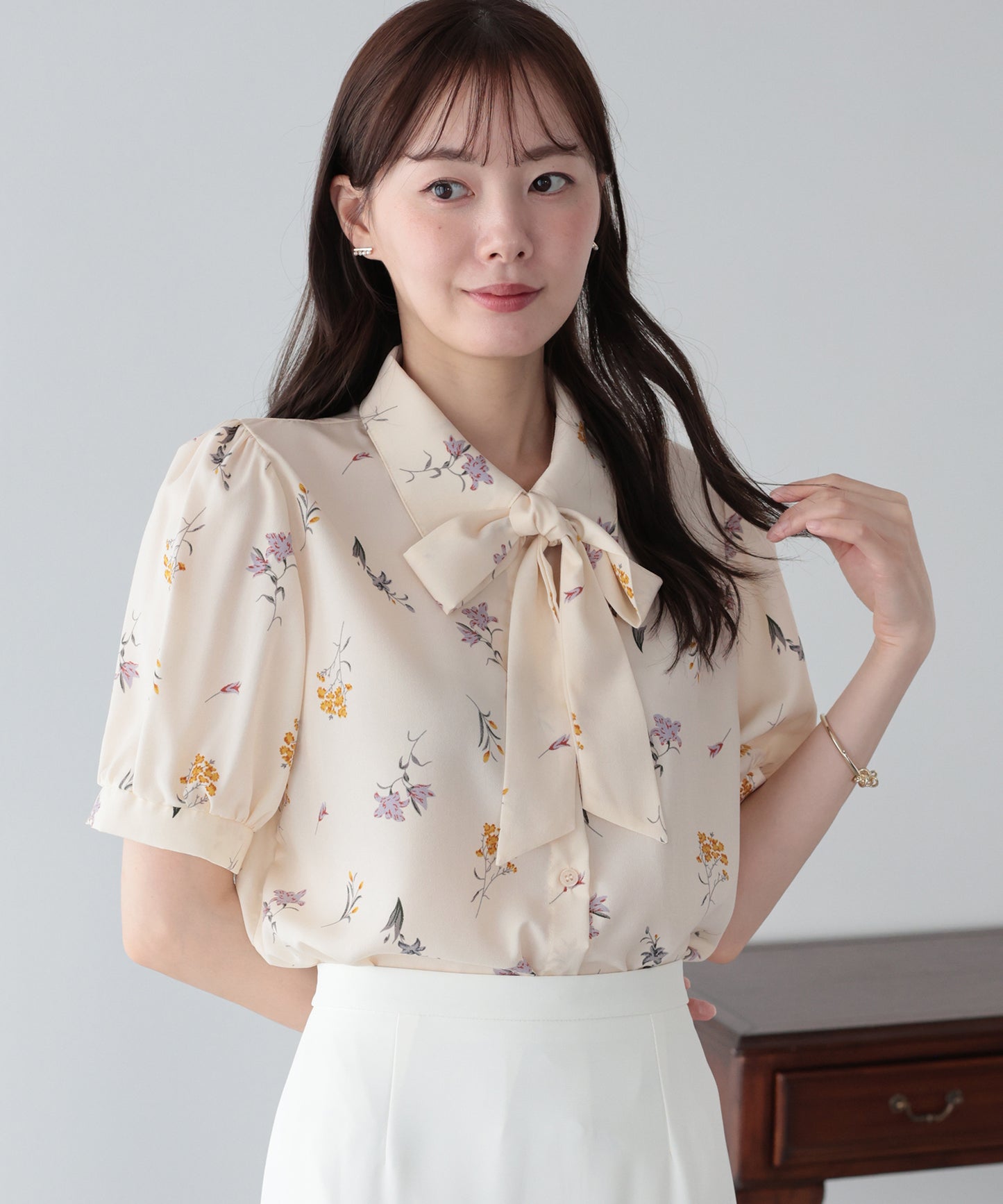 보우타이 리본 블라우스