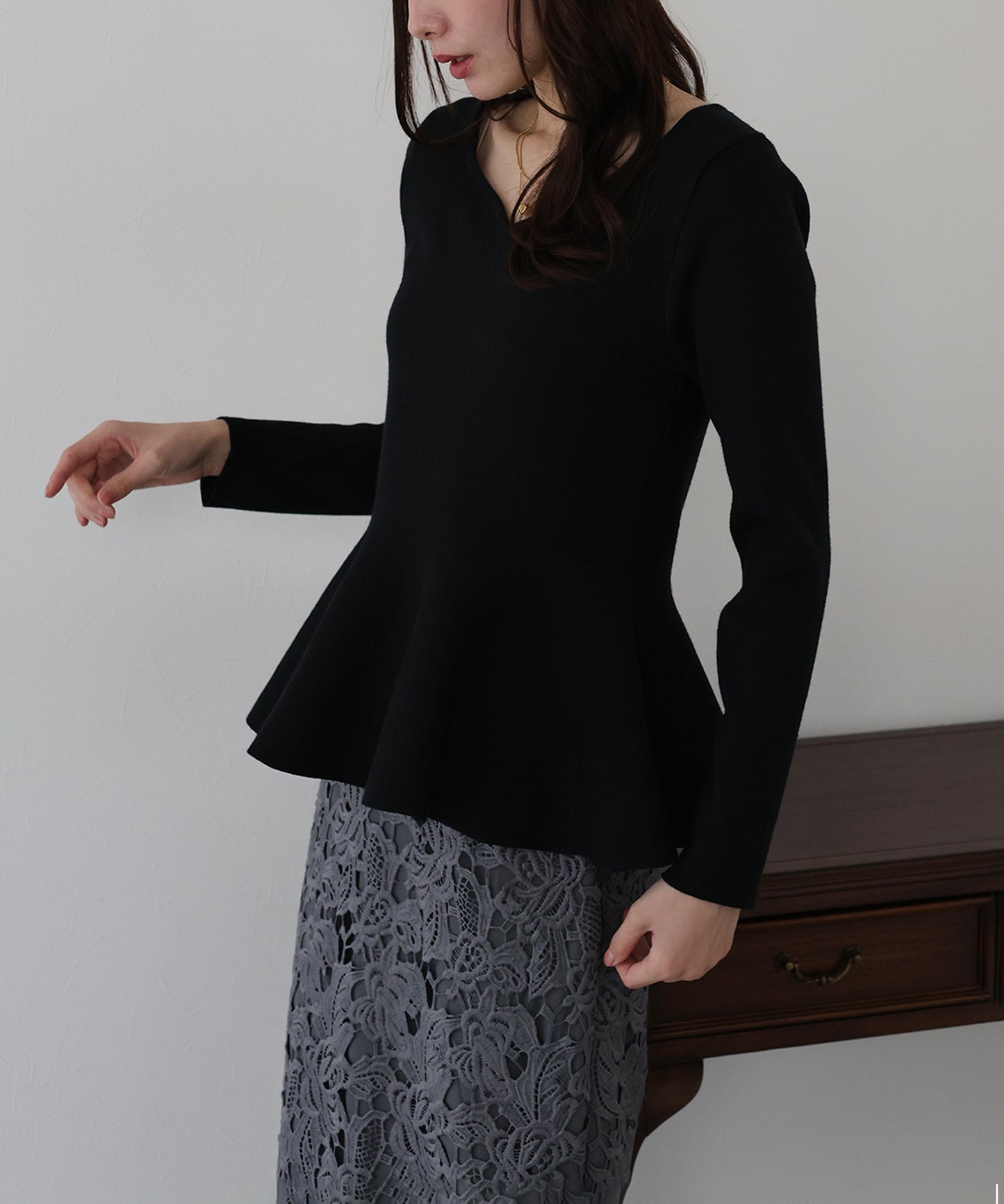 【TIME SALE】ハートネックペプラムニット