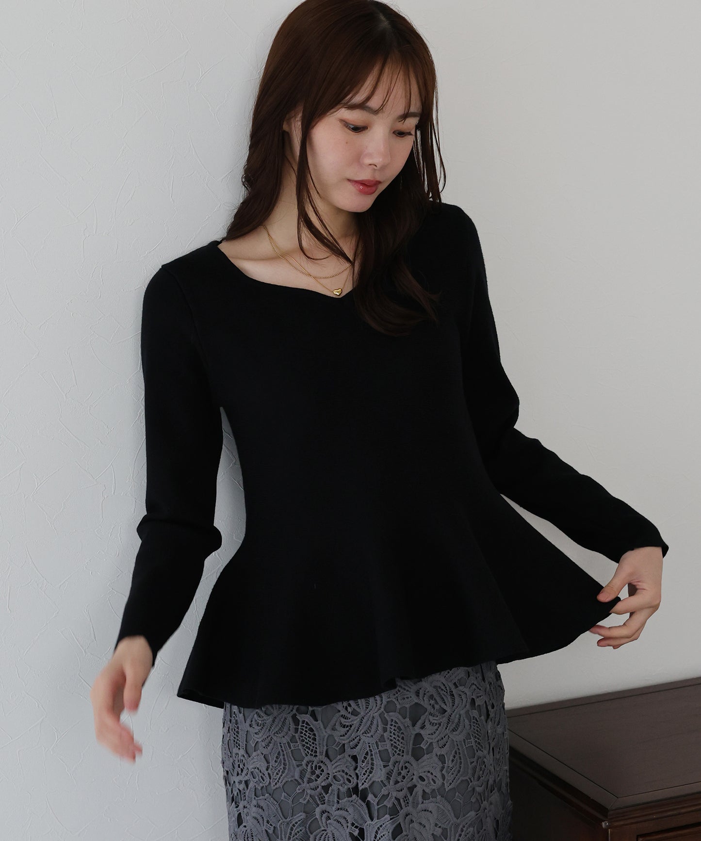 【早割5％OFF】ハートネックペプラムニット