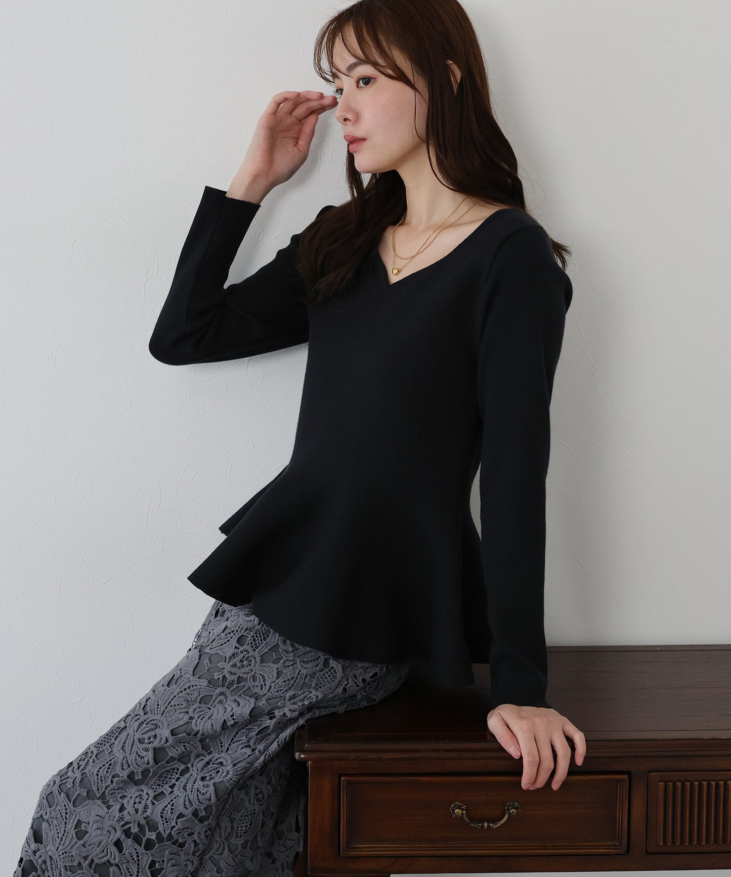 【早割5％OFF】ハートネックペプラムニット