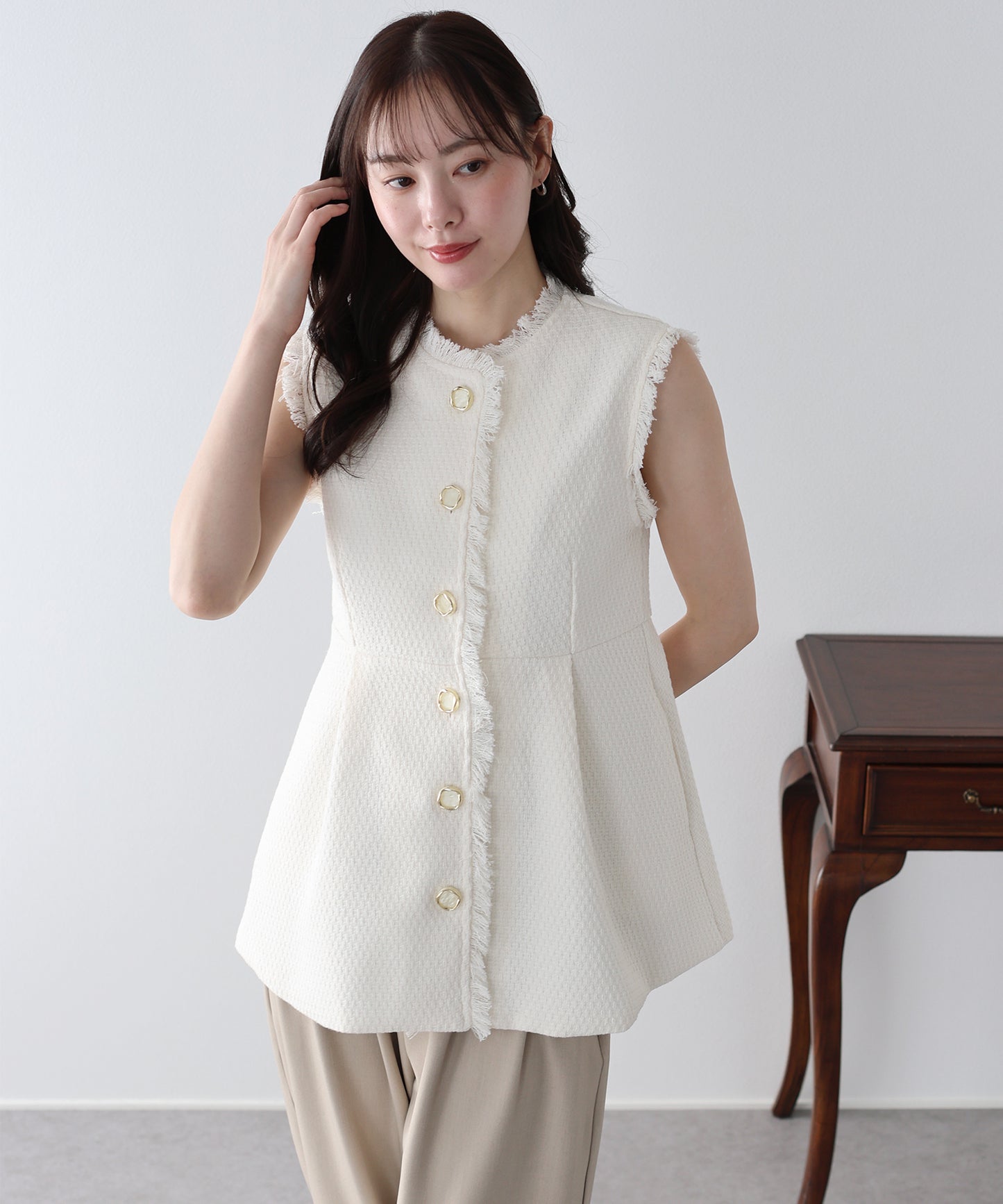 ツイードペプラムフォルムジレ