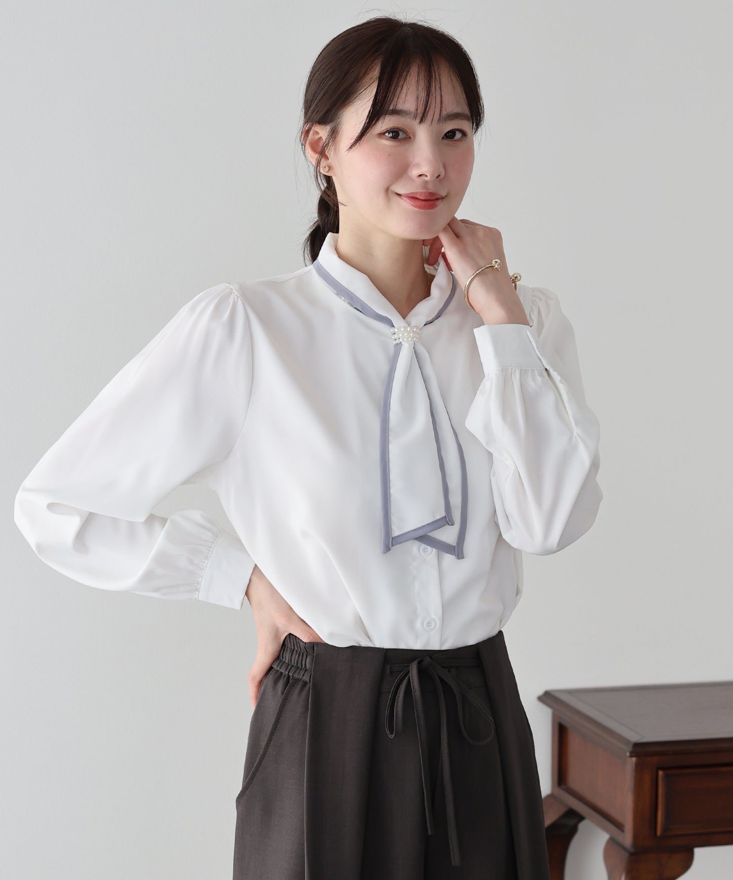 【早割5％OFF】パールバイカラーボウタイブラウス