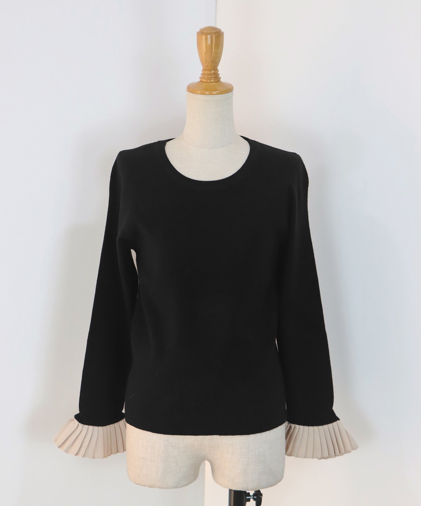 袖口プリーツニット