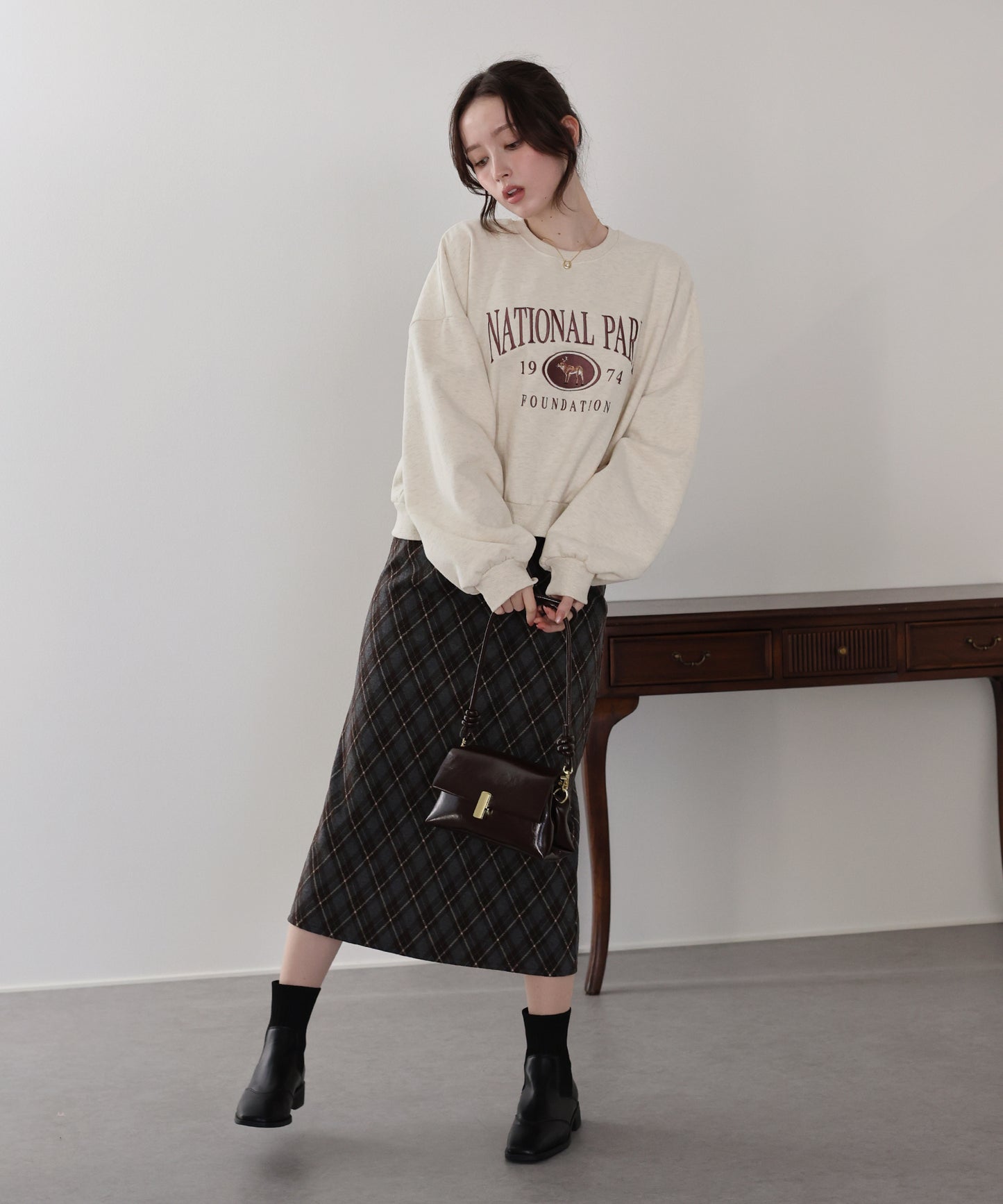 【早割5％OFF】裏起毛ディア刺繍スウェット