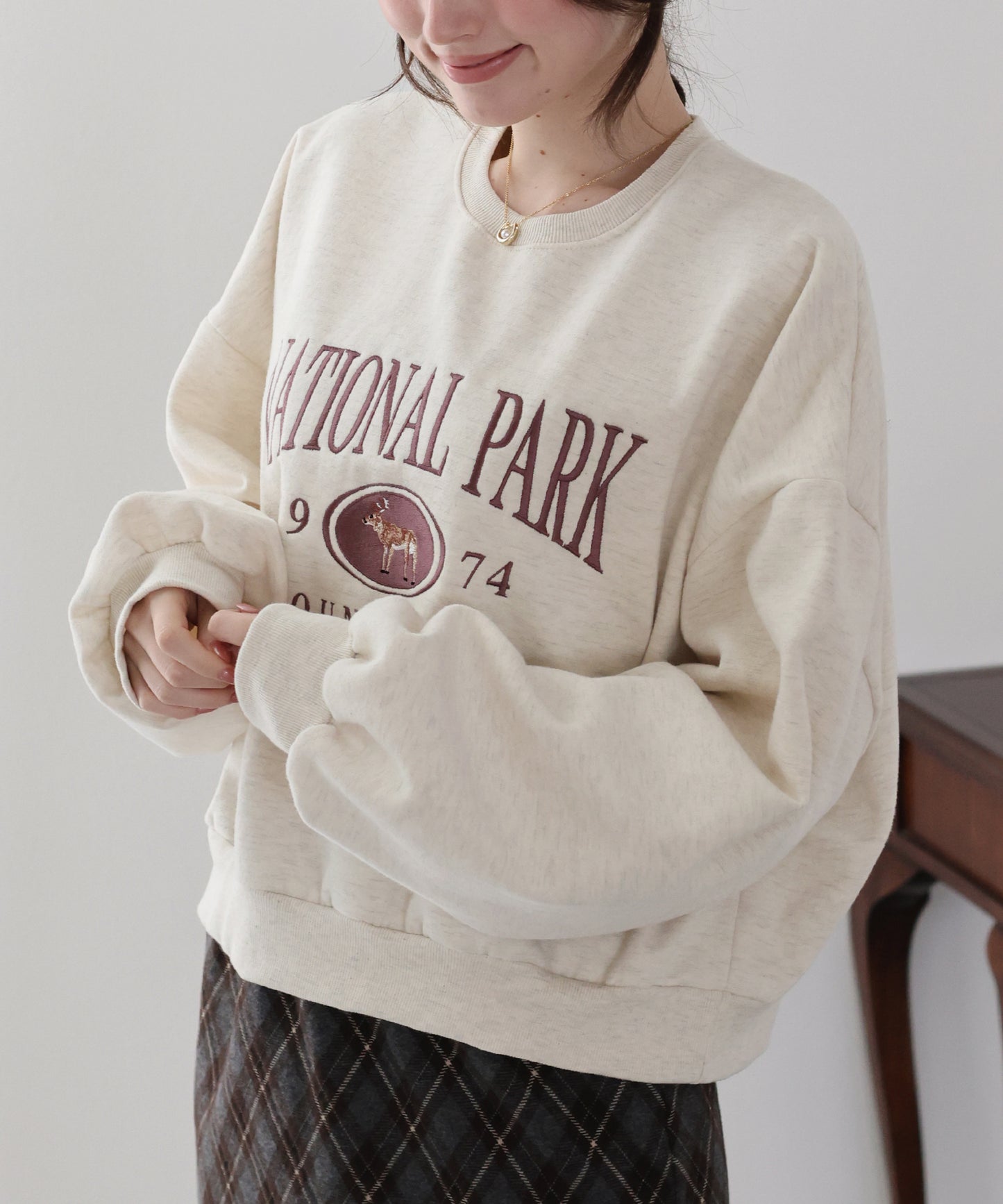 【早割5％OFF】裏起毛ディア刺繍スウェット