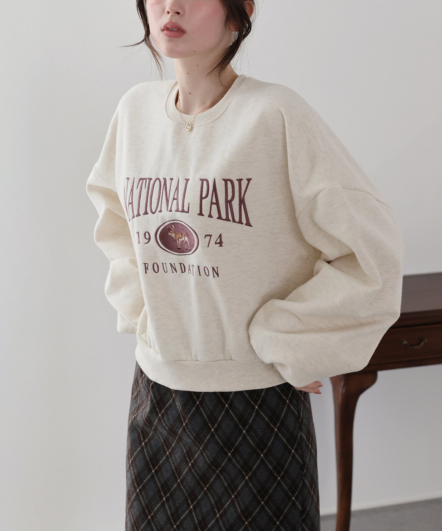 【早割5％OFF】裏起毛ディア刺繍スウェット