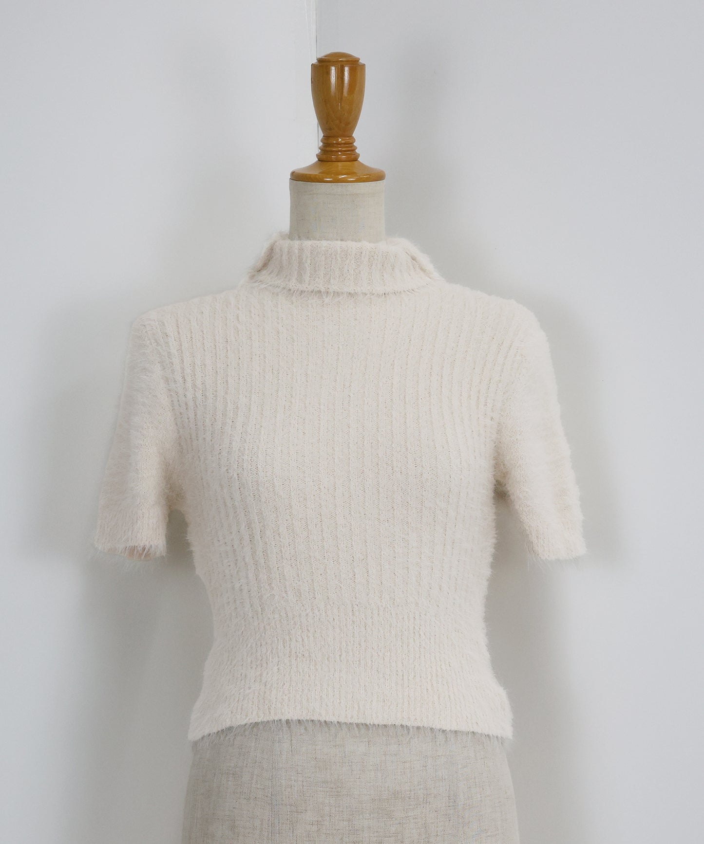 ハイネックシャギーニット